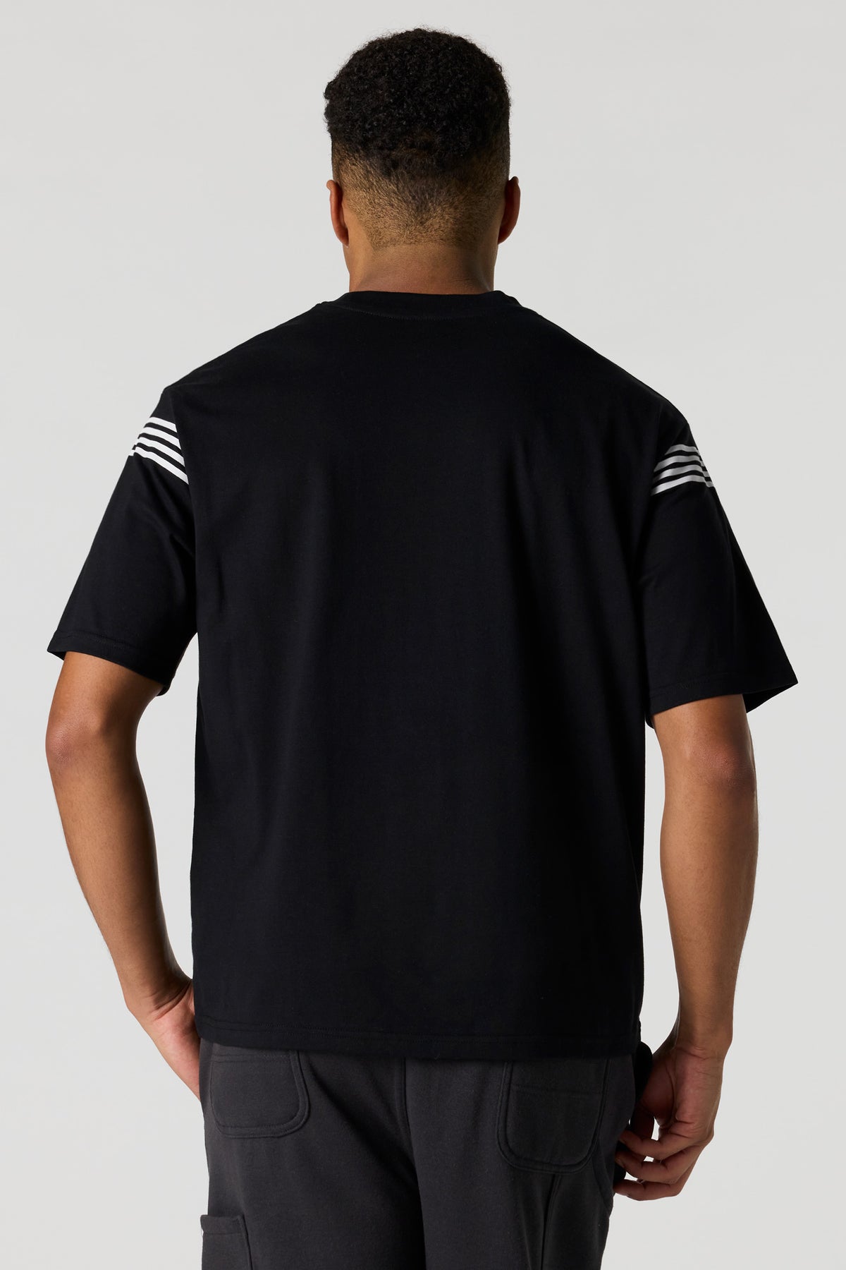 Alt View 2. Striped T-Shirt - Black