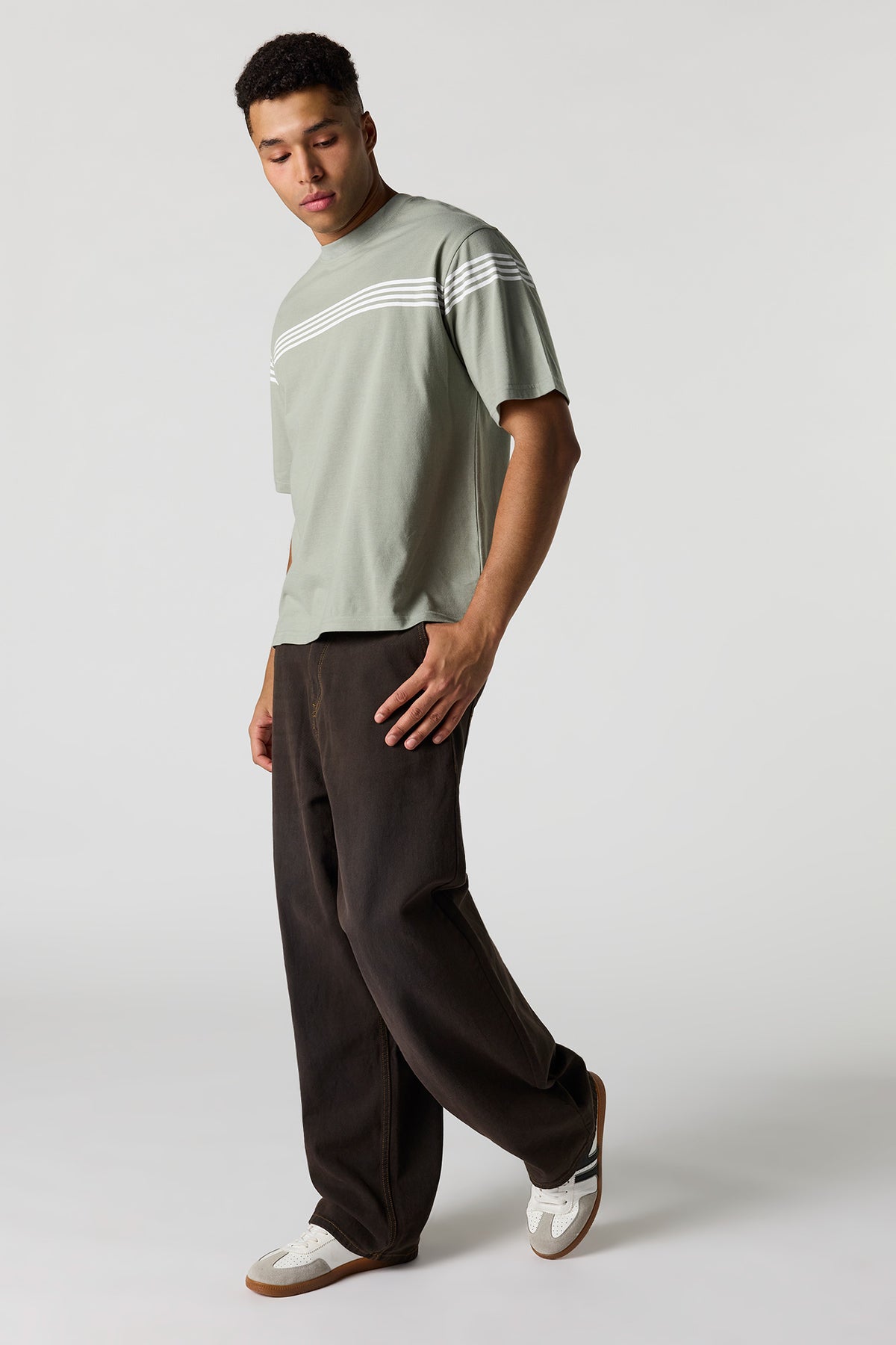Alt View 3. Striped T-Shirt - Dark Green
