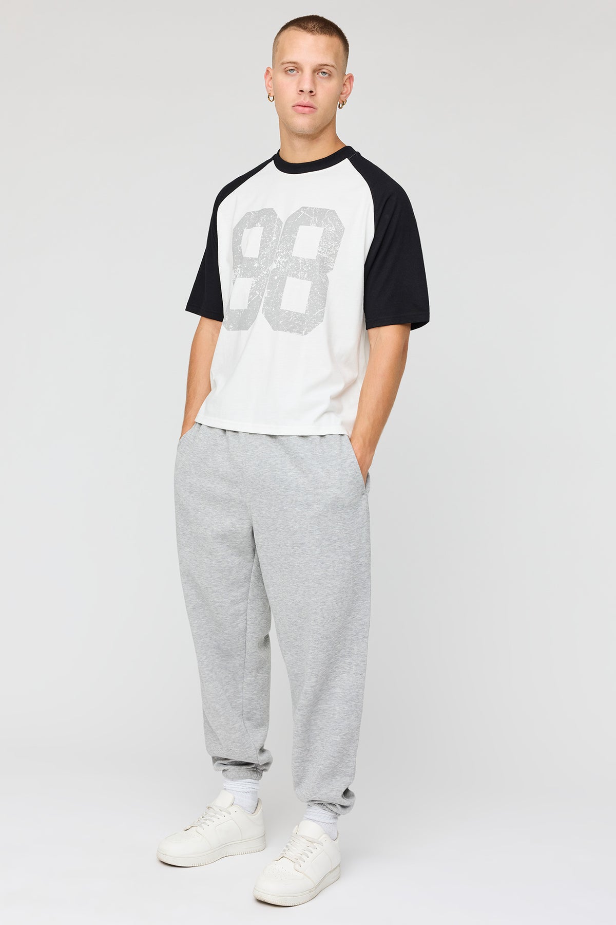 Alt View 3. Graphic Raglan T-Shirt - Black