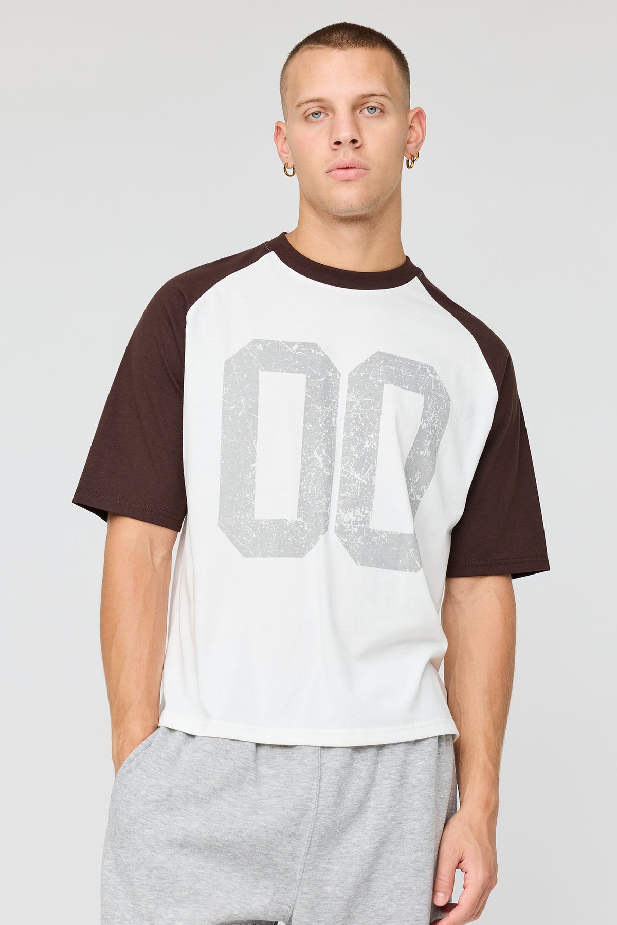 Graphic Raglan T-Shirt - Brown