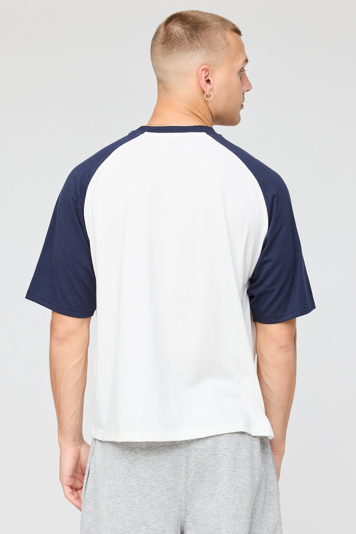 Alt View 2. Graphic Raglan T-Shirt - Navy