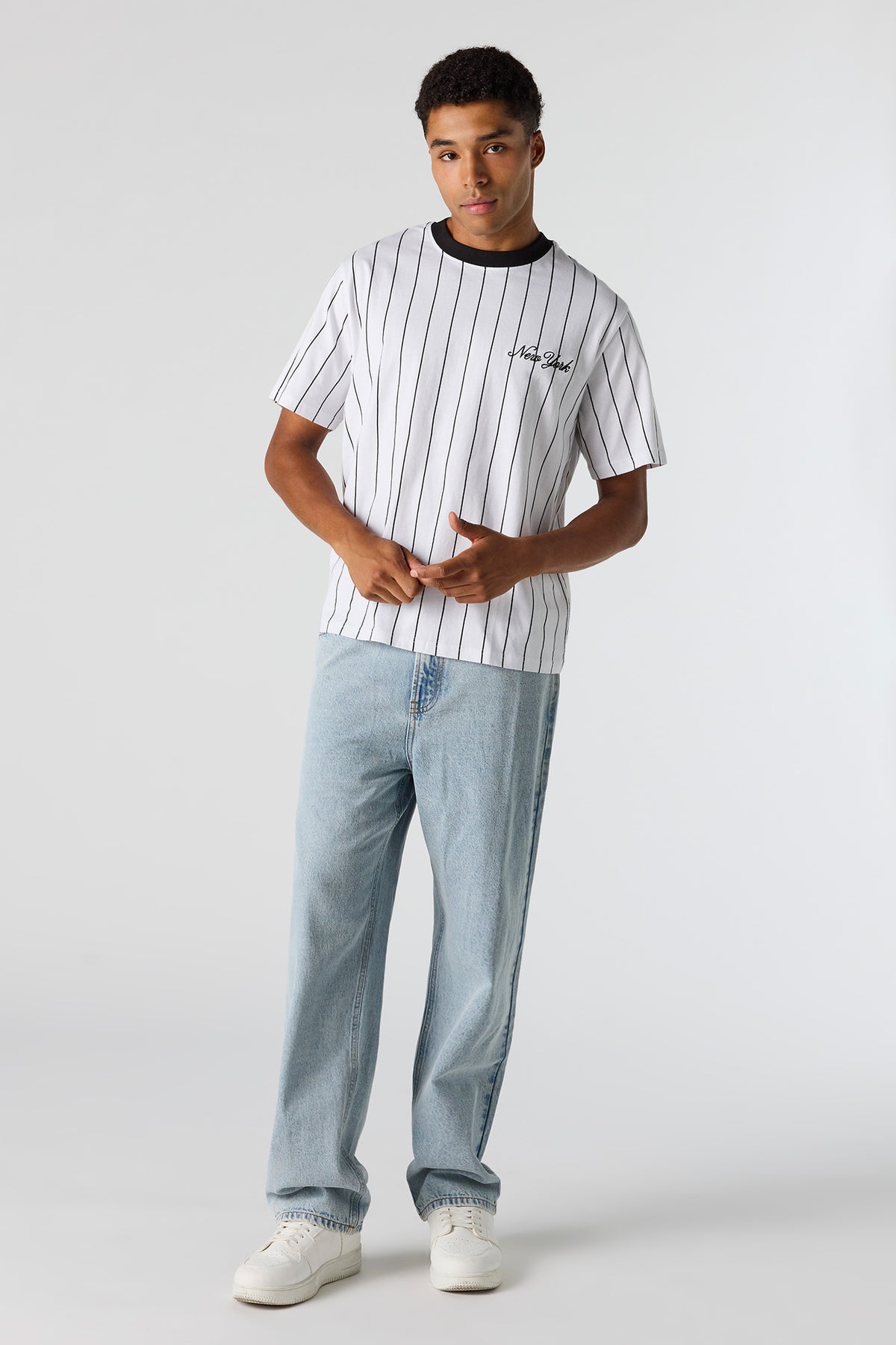 Alt View 3. New York Embroidered Pinstriped T-Shirt - Black