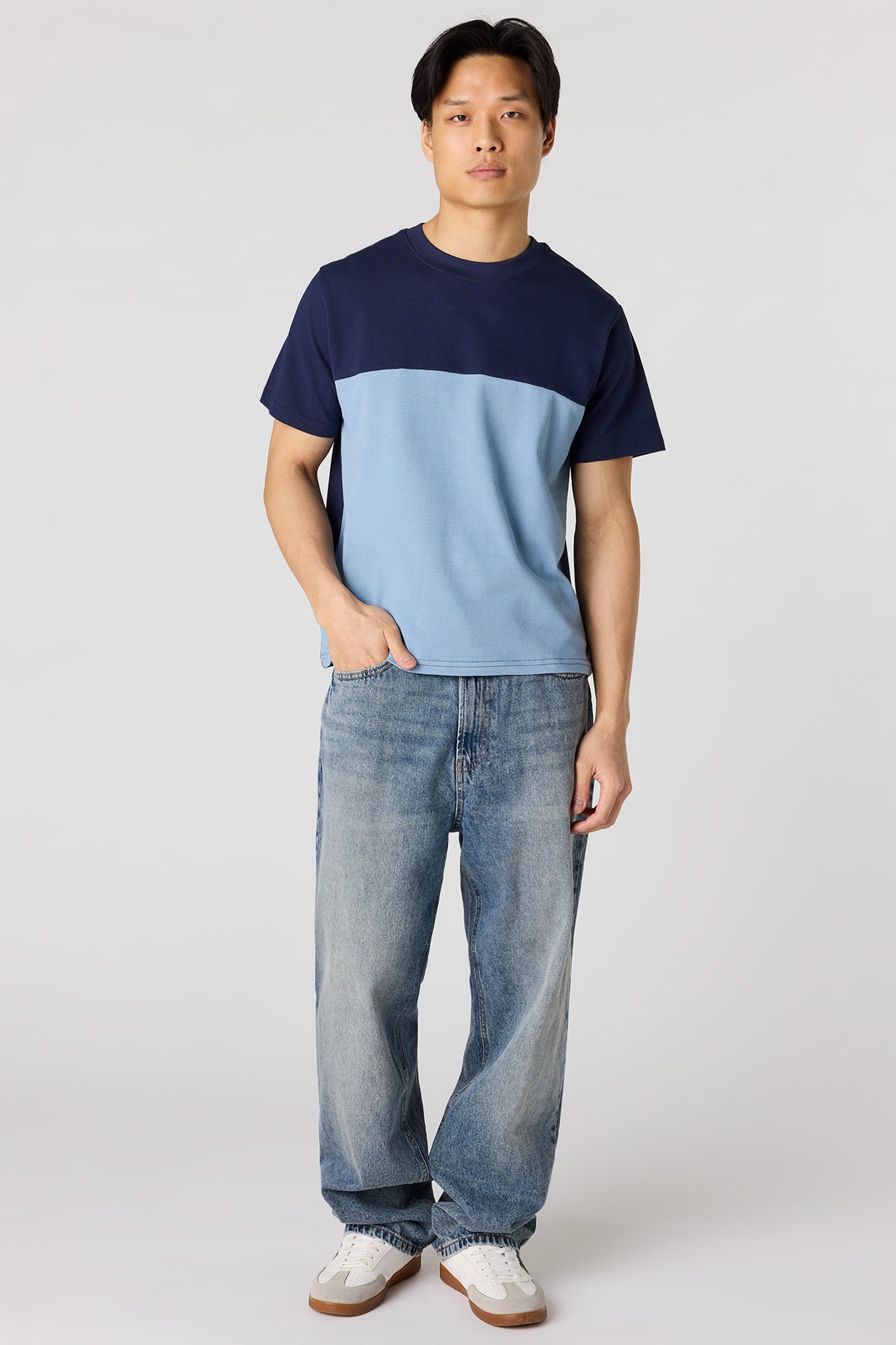 Alt View 3. Colourblock T-Shirt - Blue