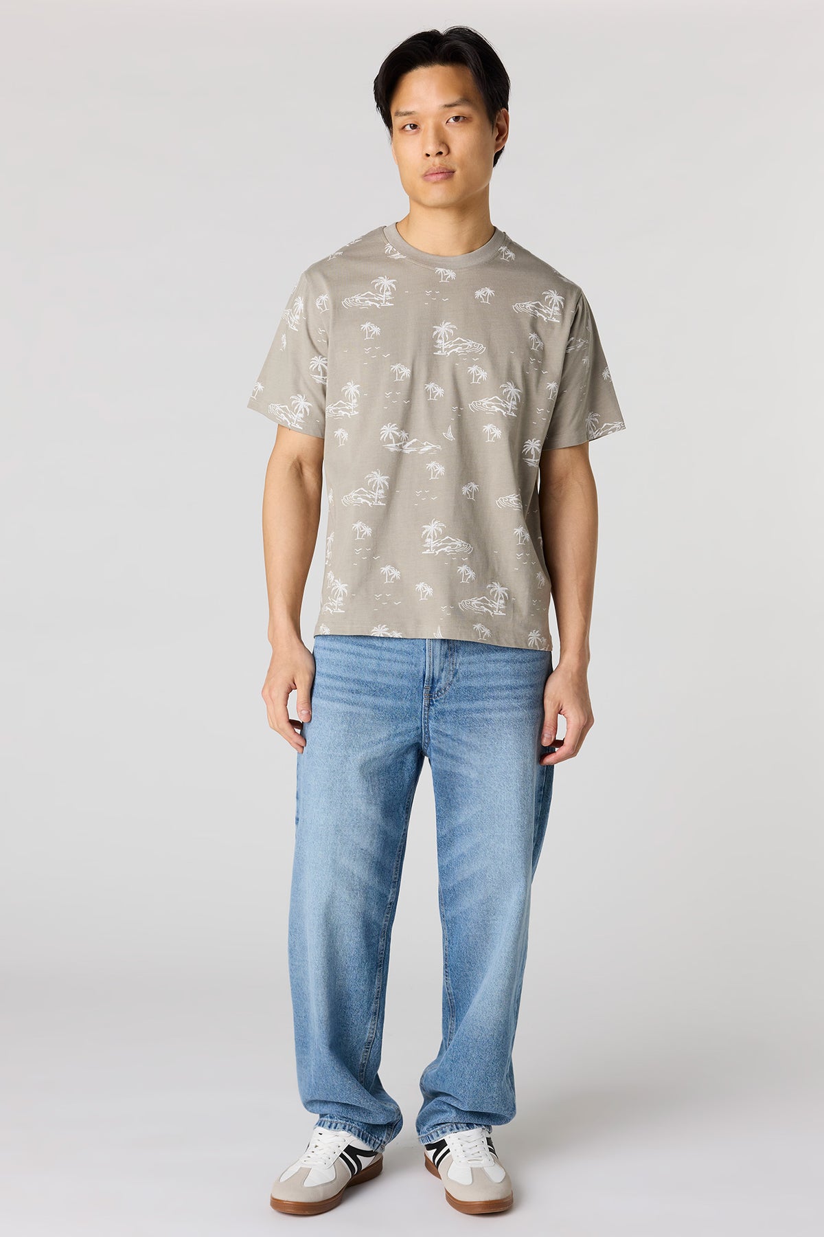 Alt View 3. Tropical Print T-Shirt - Dark Green