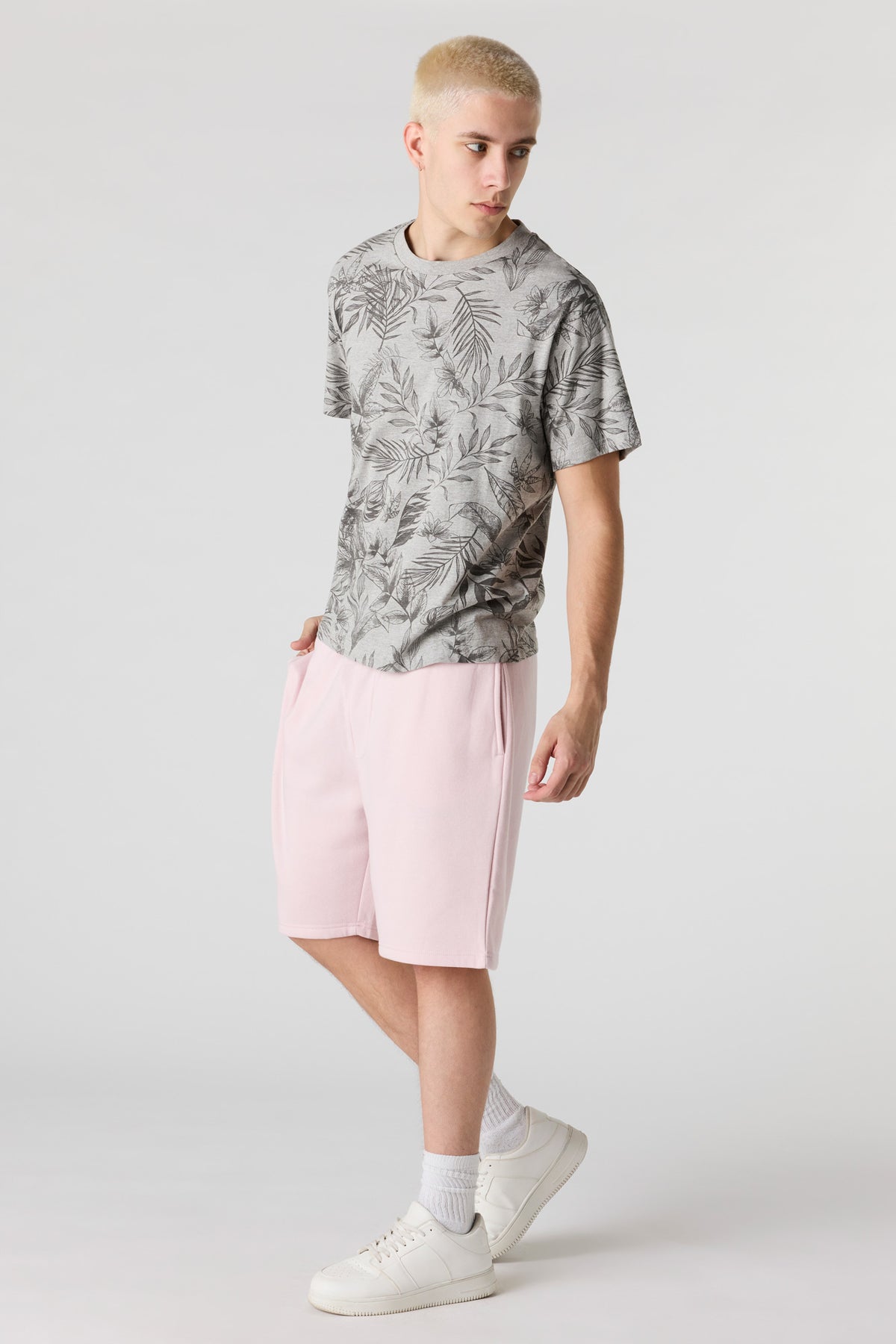 Alt View 3. Leaf Print T-Shirt - Heather Grey