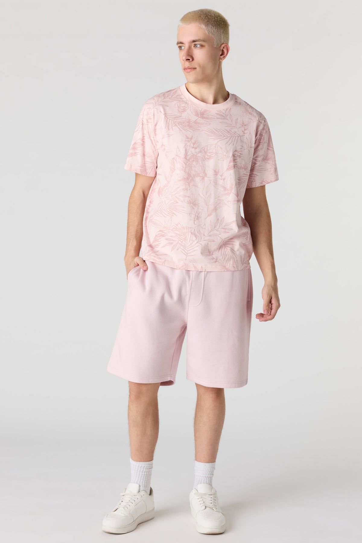 Vue alternative 3. T-shirt à imprimé Feuille