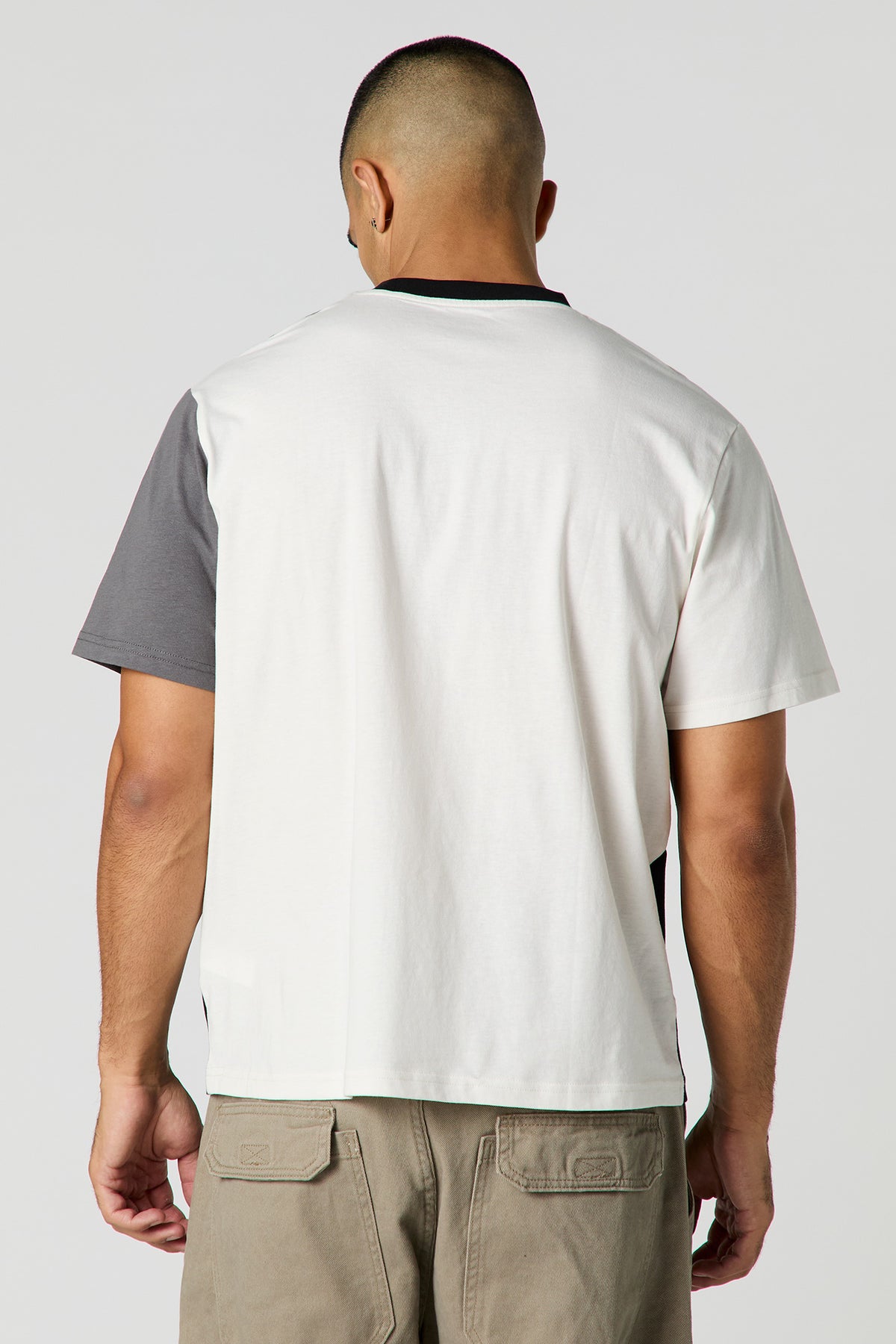 Alt View 2. Colourblock T-Shirt - Black