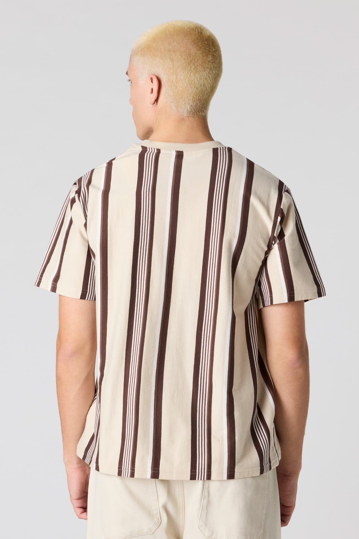 Vue alternative 2. T-shirt rayé avec motif brodé Destination