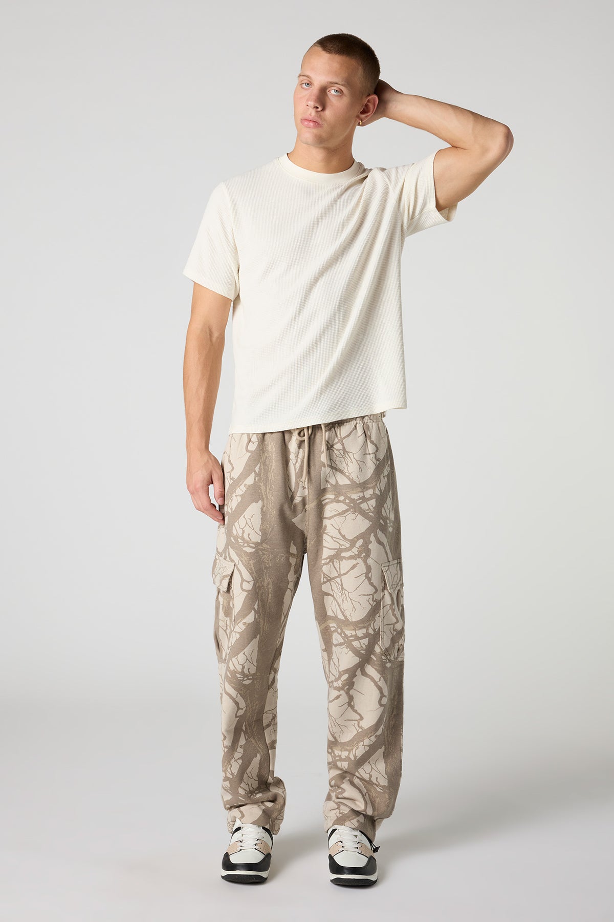 Alt View 3. Textured T-Shirt - Off White