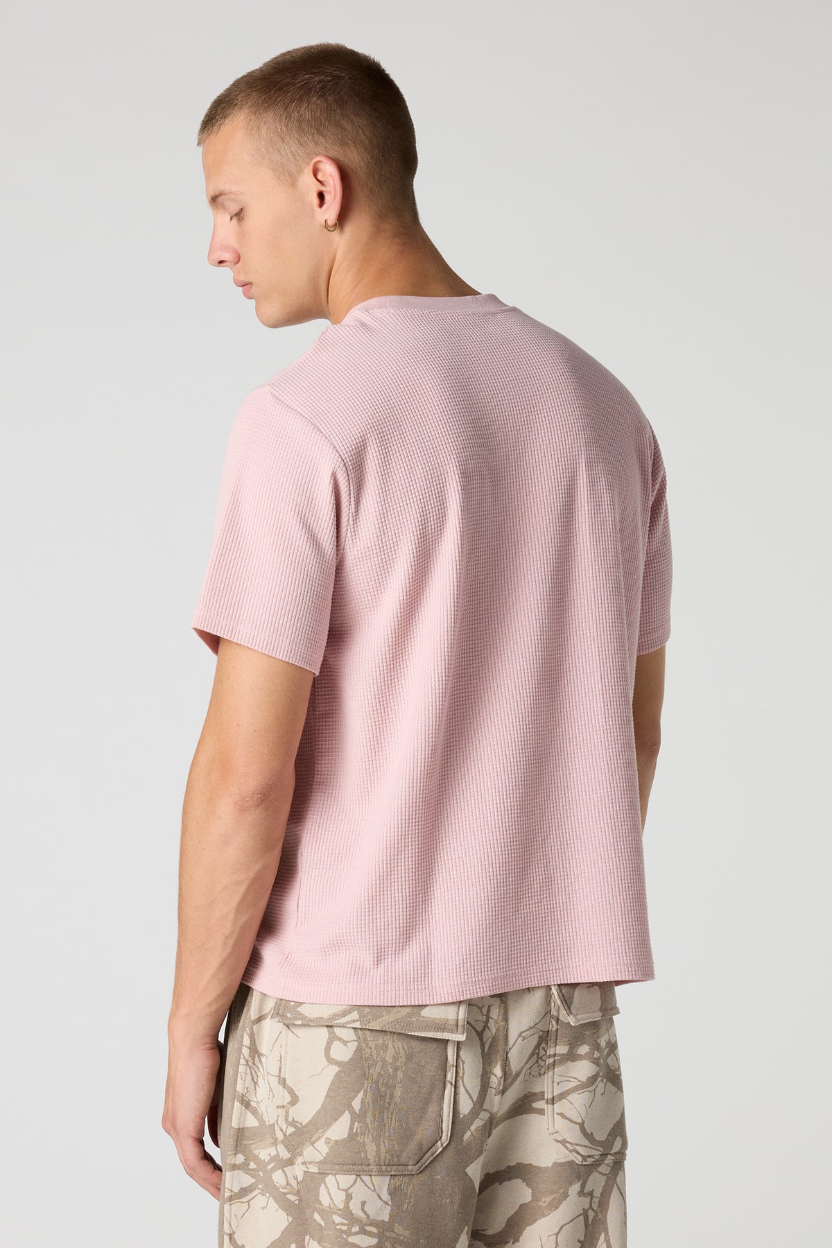 Vue alternative 2. T-shirt texturé
