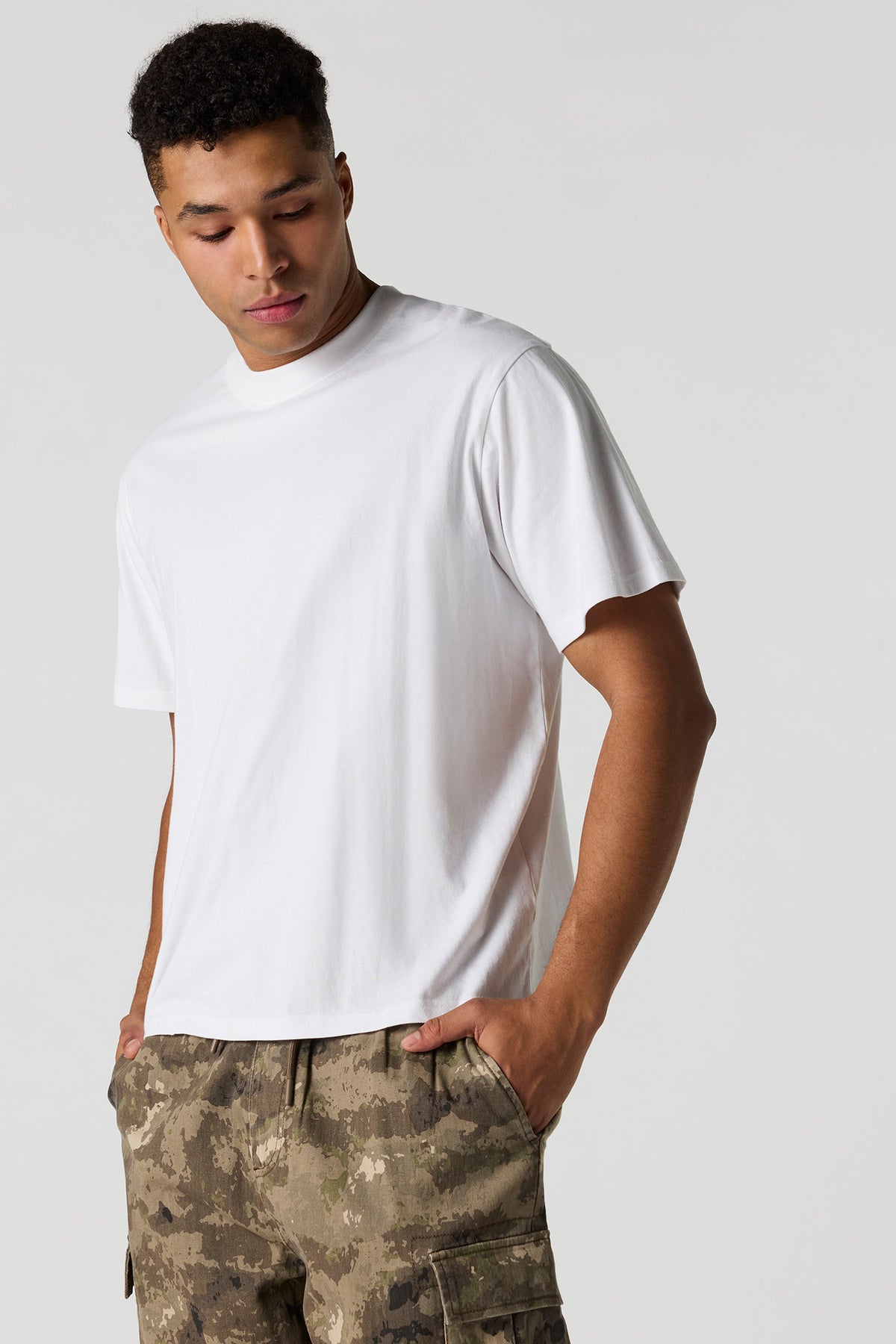 Vue alternative 10. T-shirt ras du cou uni