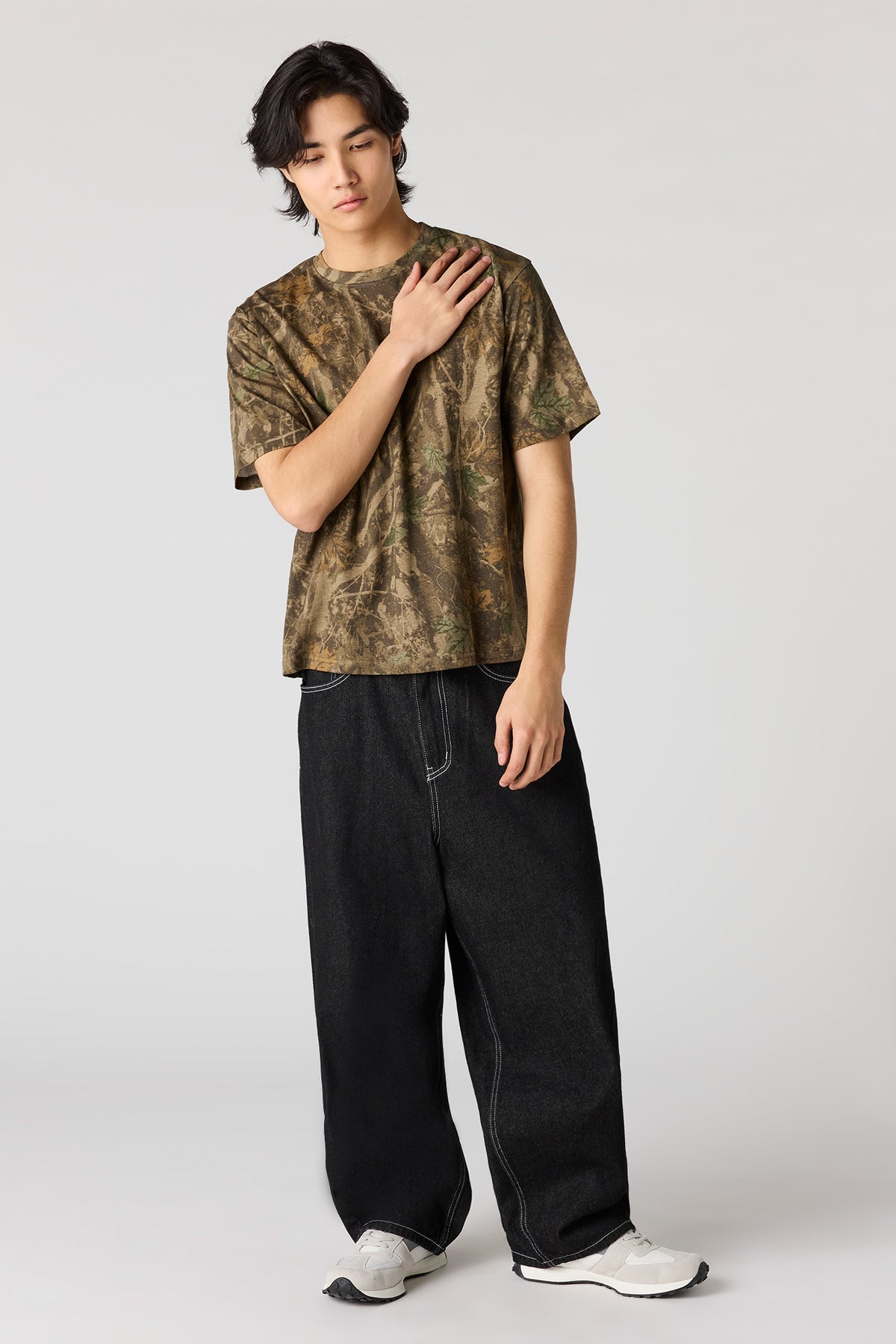 Vue alternative 3. T-shirt ras du cou avec motif camouflage