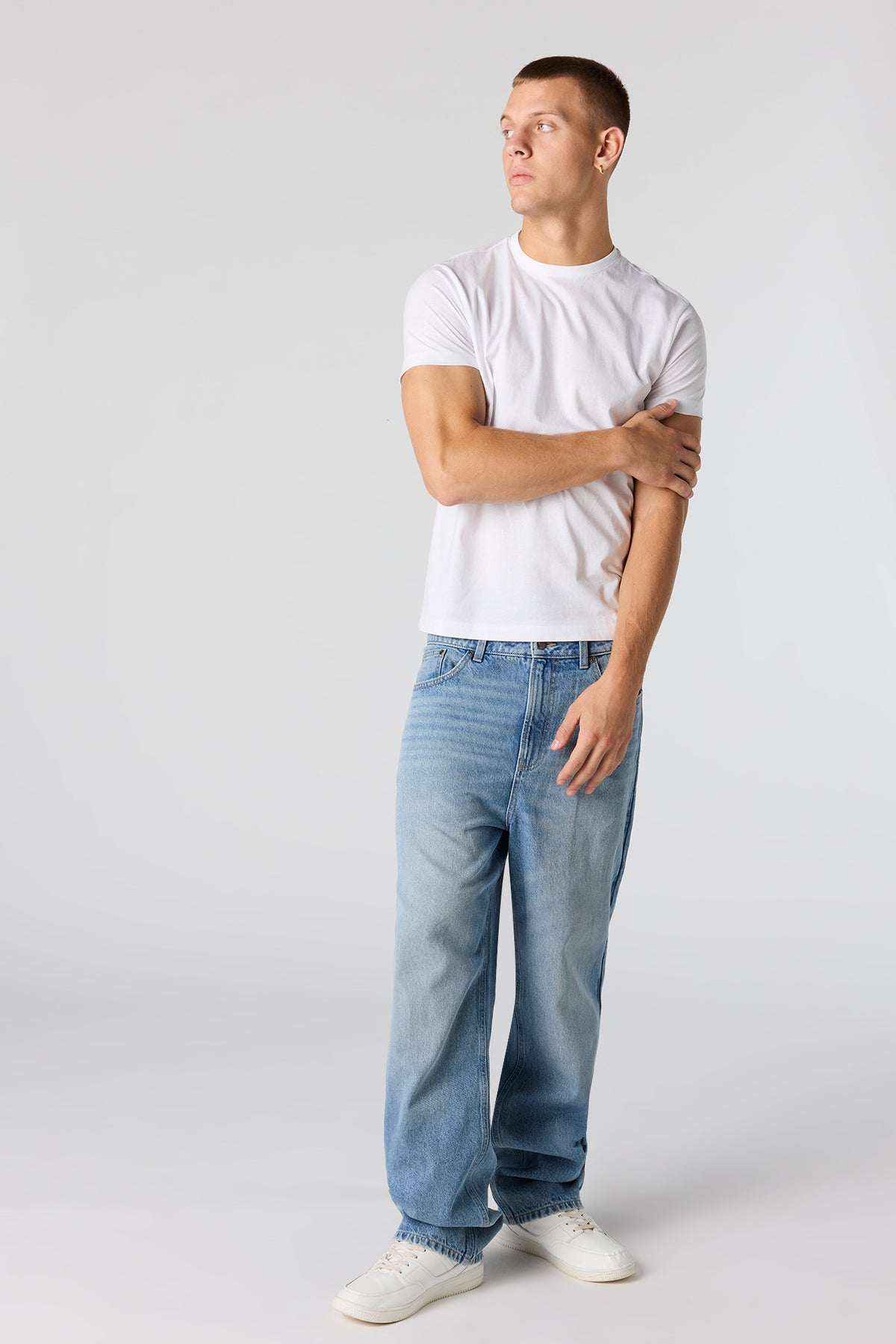Alt View 3. Solid Slim T-Shirt - White