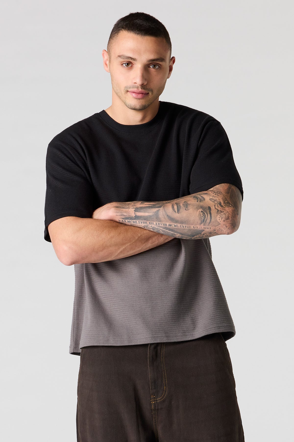 T-shirt côtelé avec blocs de couleurs