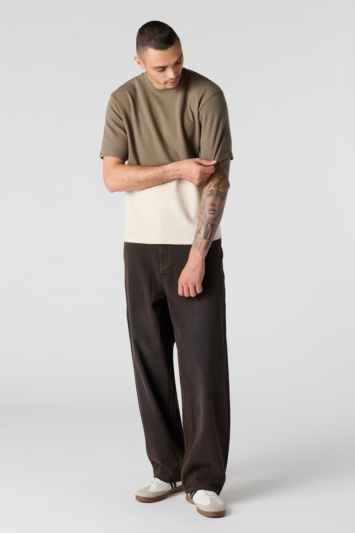 Vue alternative 3. T-shirt côtelé avec blocs de couleurs