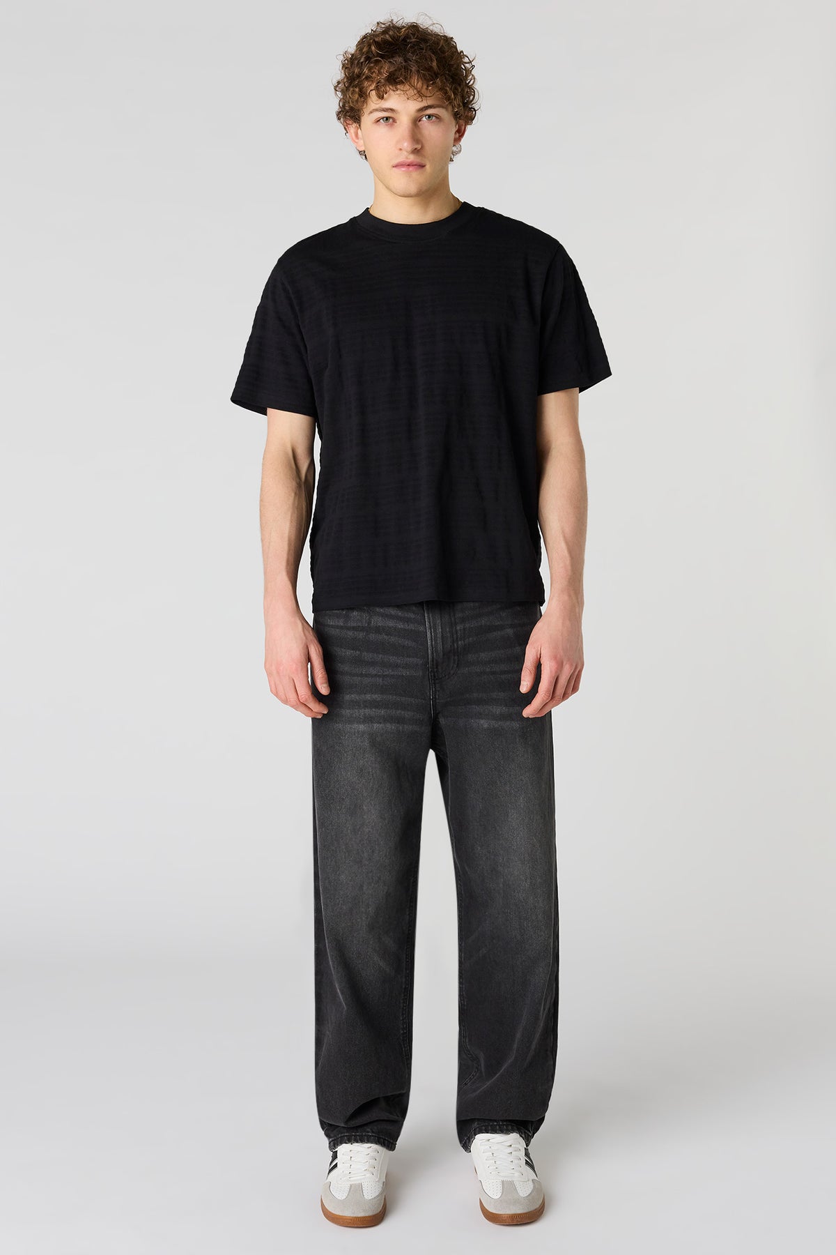Alt View 3. Textured Striped T-Shirt - Black