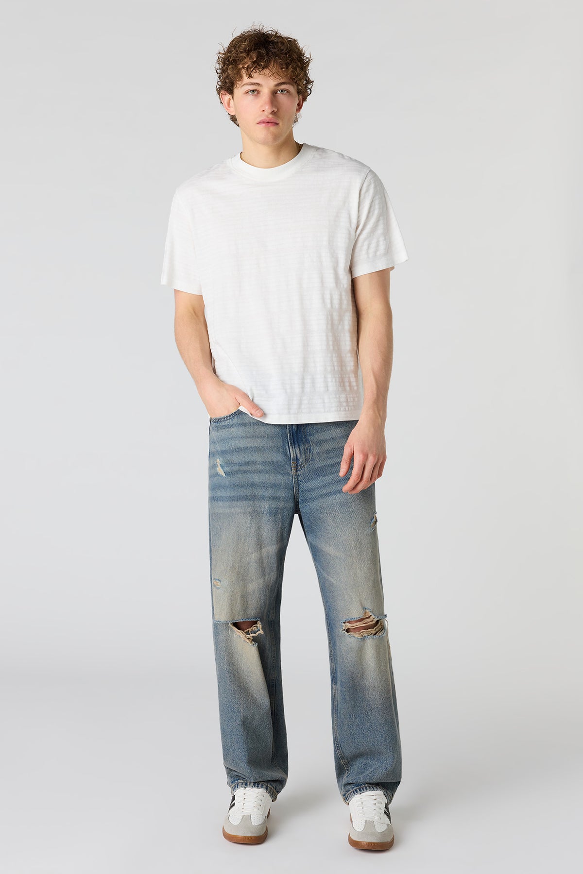 Alt View 3. Textured Striped T-Shirt - Off White