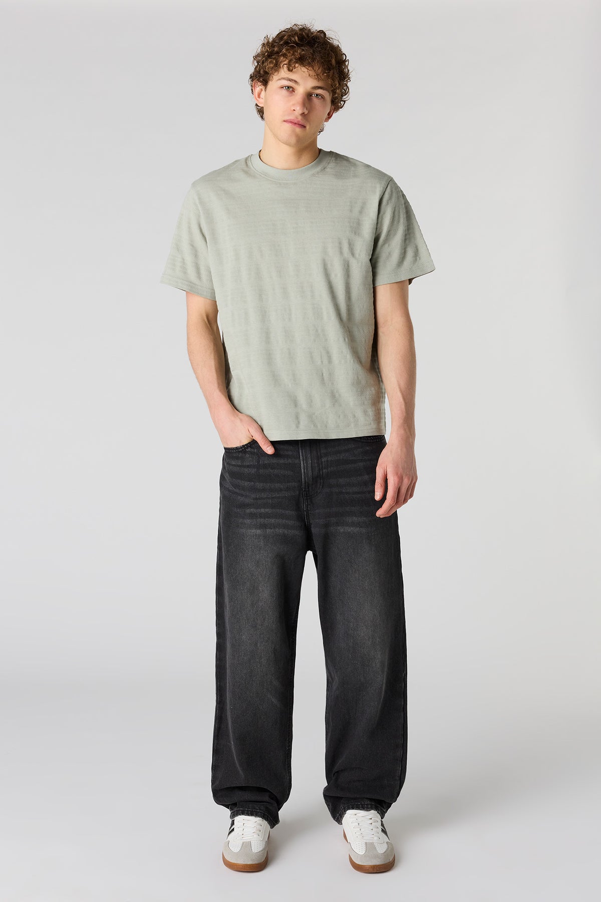Alt View 3. Textured Striped T-Shirt - Dark Green