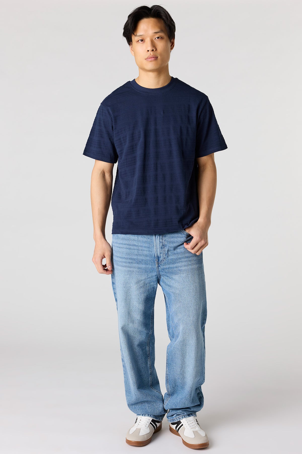 Alt View 3. Textured Striped T-Shirt - Navy
