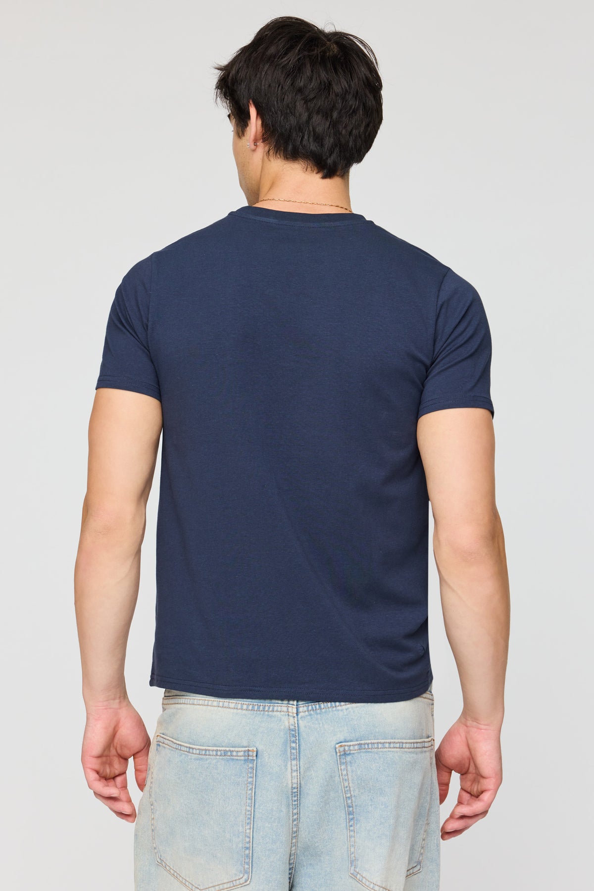 Vue alternative 2. T-shirt ajusté extensible