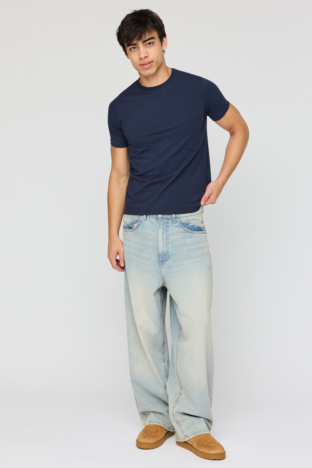 Vue alternative 3. T-shirt ajusté extensible
