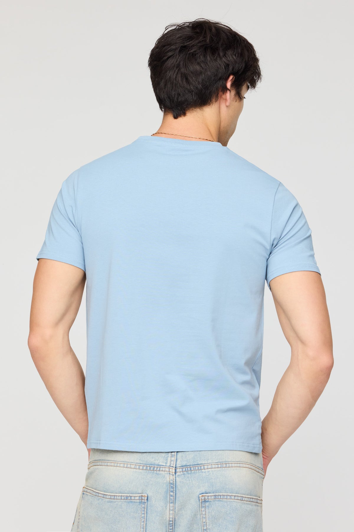 Vue alternative 2. T-shirt ajusté extensible