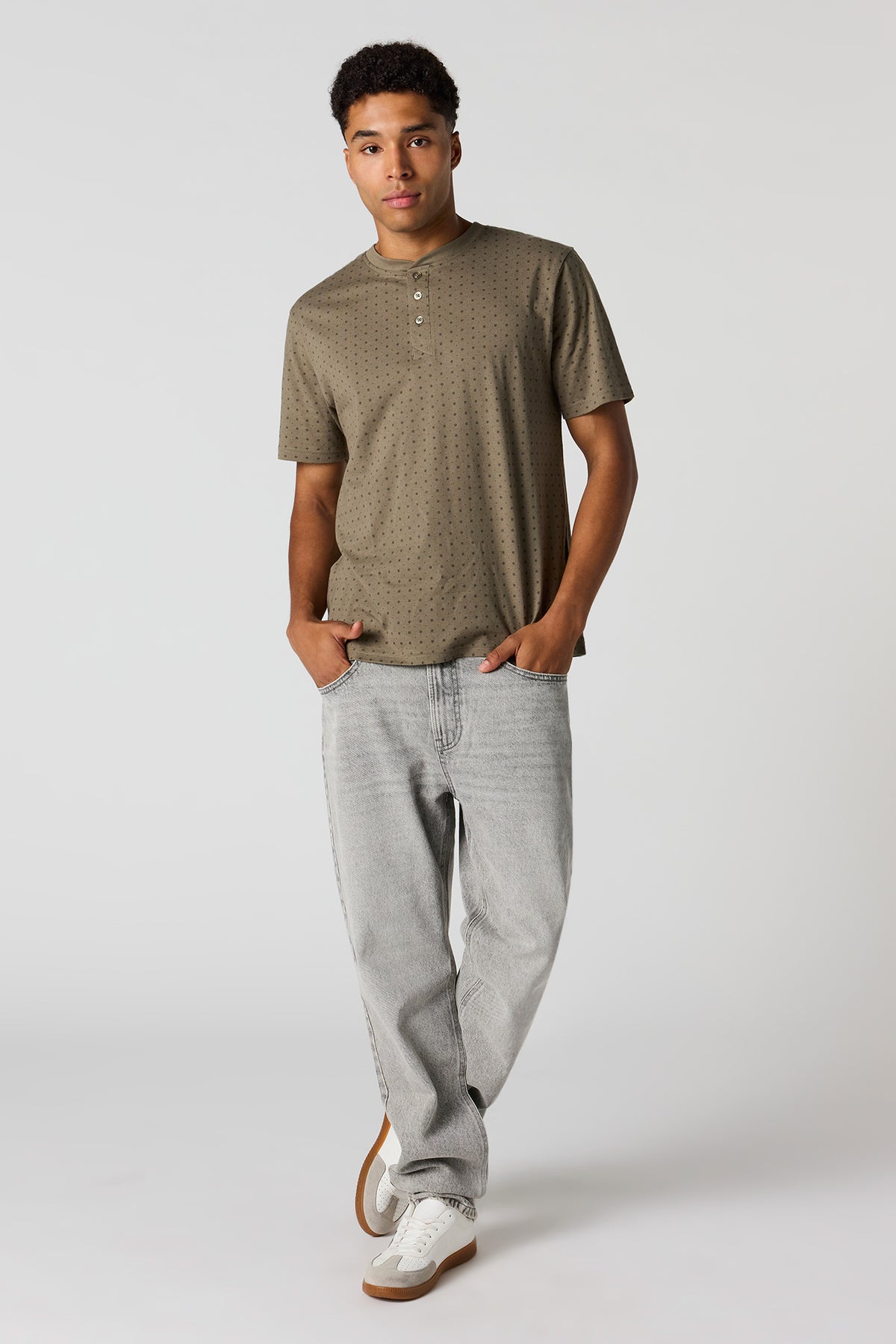 Vue alternative 3. T-shirt Henley imprimé