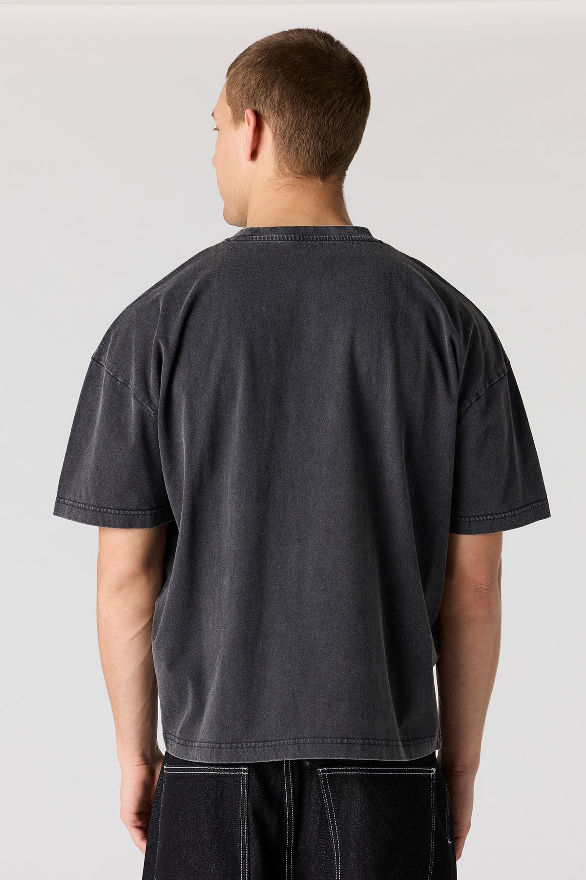 Vue alternative 2. T-shirt décontracté délavé brodé