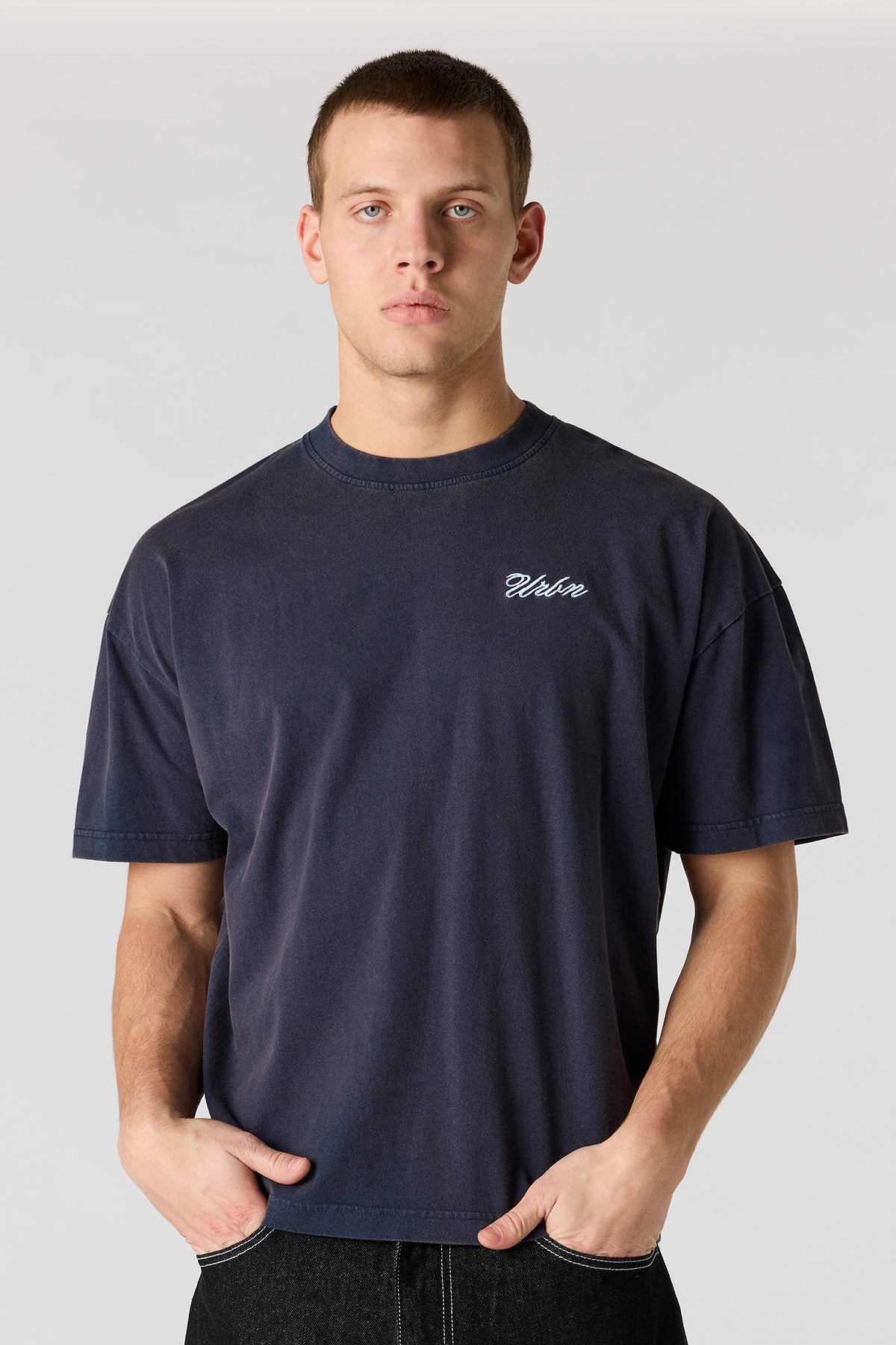 T-shirt décontracté délavé brodé