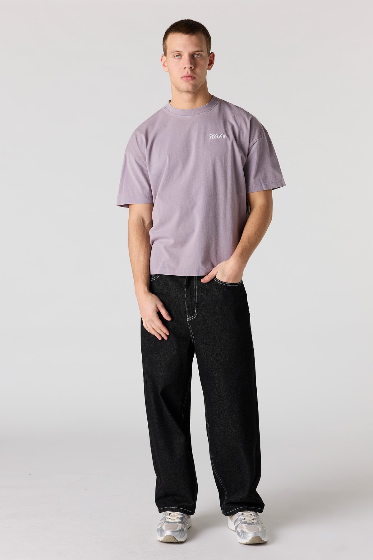 Vue alternative 3. T-shirt décontracté délavé brodé