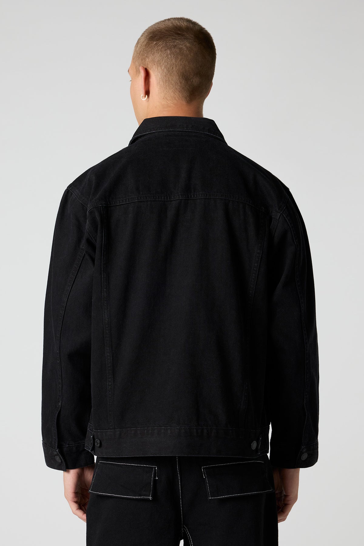 Alt View 2. Relaxed Denim Trucker Jacket - Black