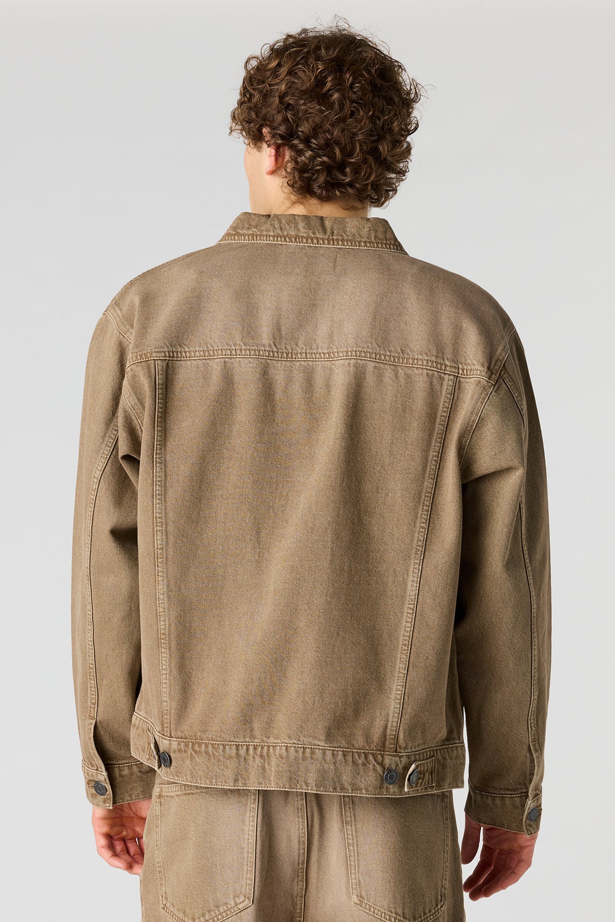 Vue alternative 2. Blouson en denim ample