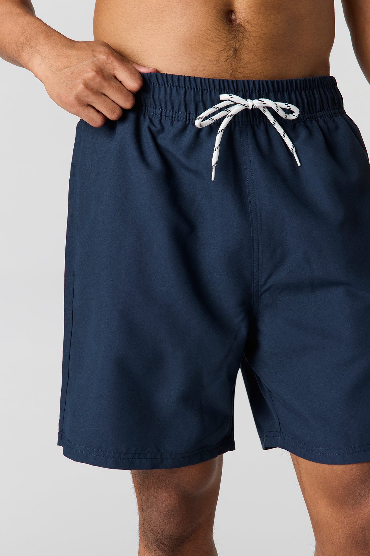 Vue alternative 4. Short de baignade uni à taille coulissante