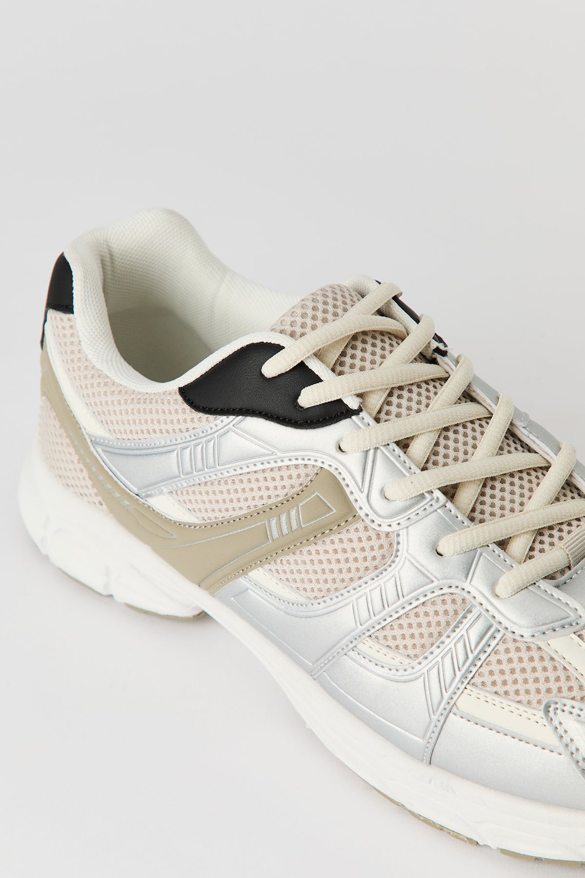 Vue alternative 4. Espadrilles en filet à semelle épaisse