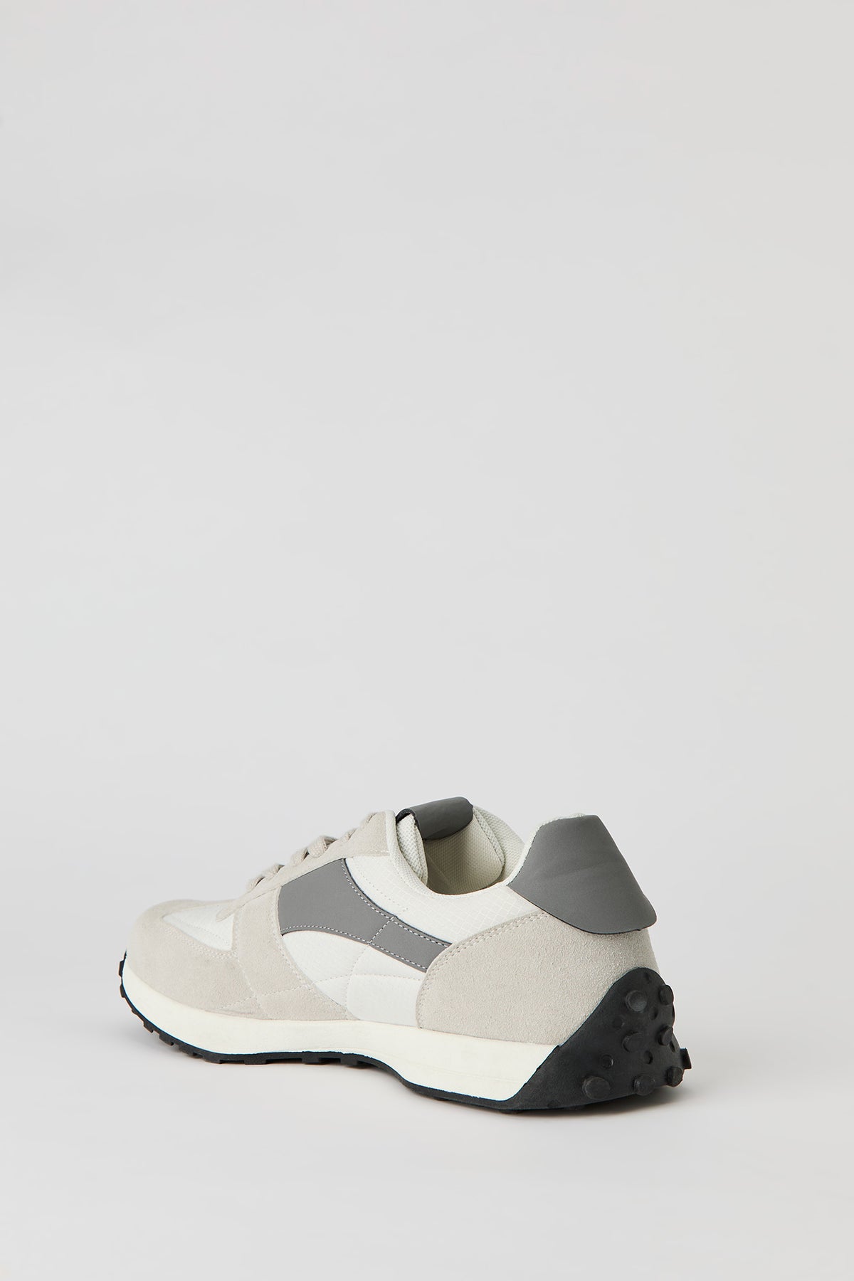 Vue alternative 3. Espadrille à bloc de couleur et semelle de marche