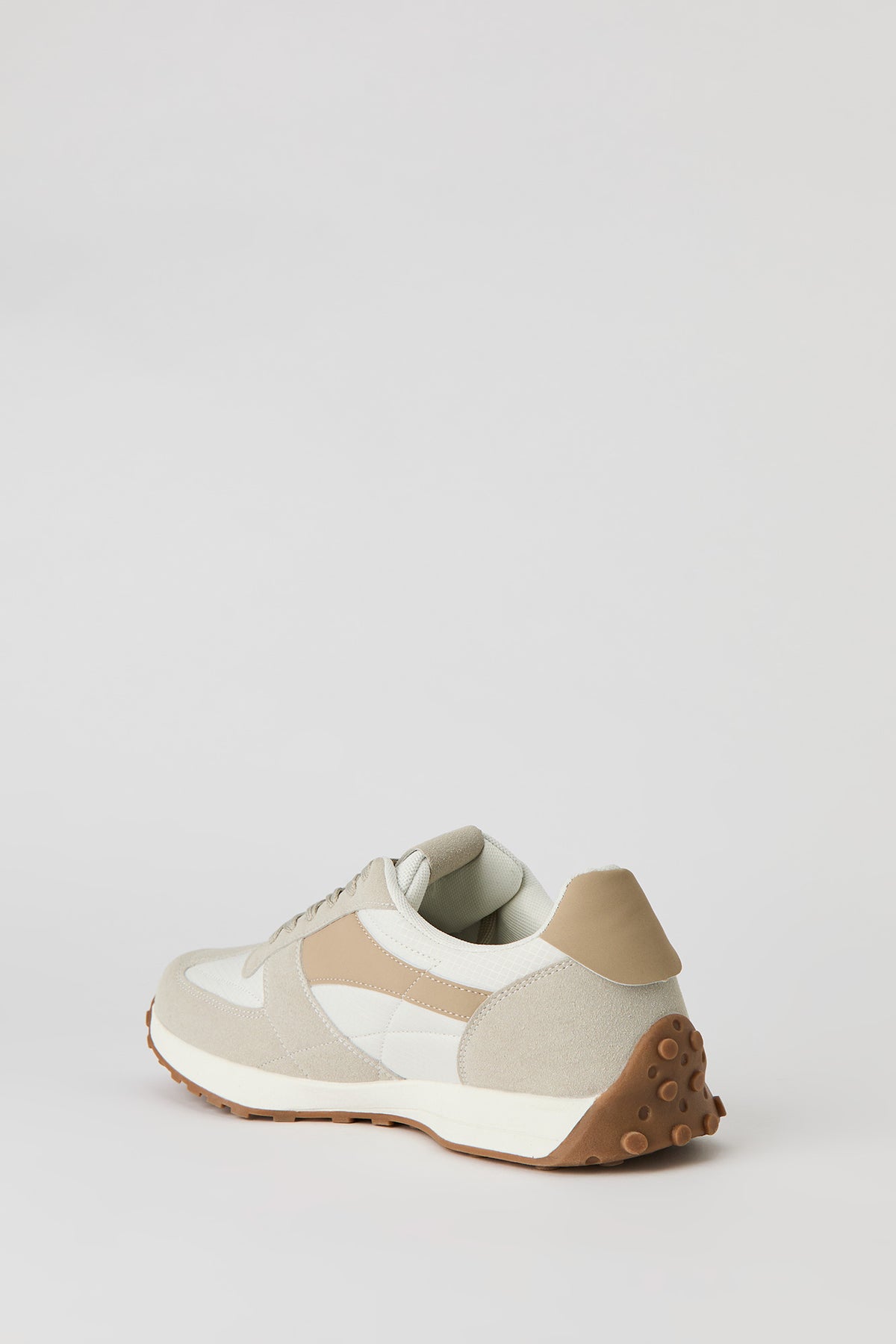Vue alternative 3. Espadrille à bloc de couleur et semelle de marche
