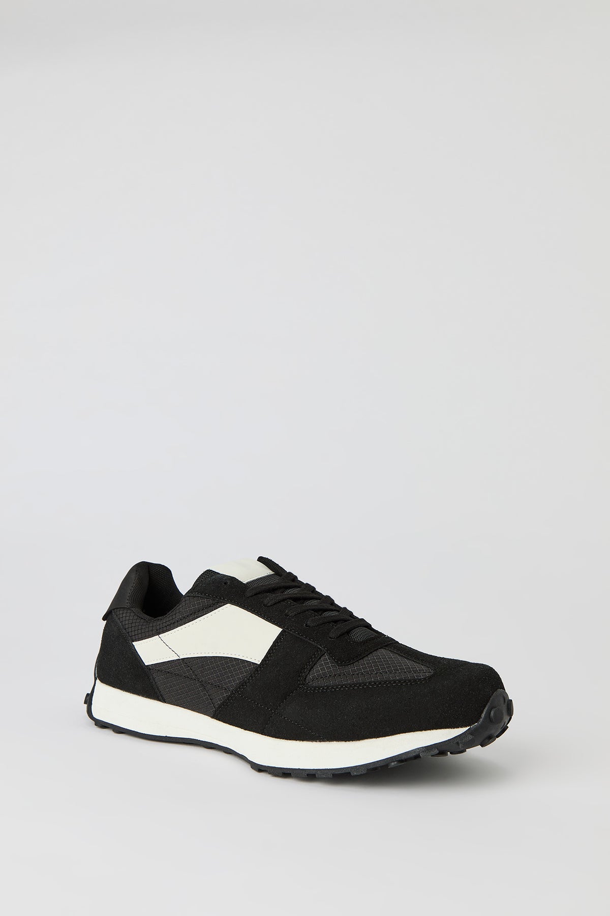 Vue alternative 2. Espadrille à bloc de couleur et semelle de marche