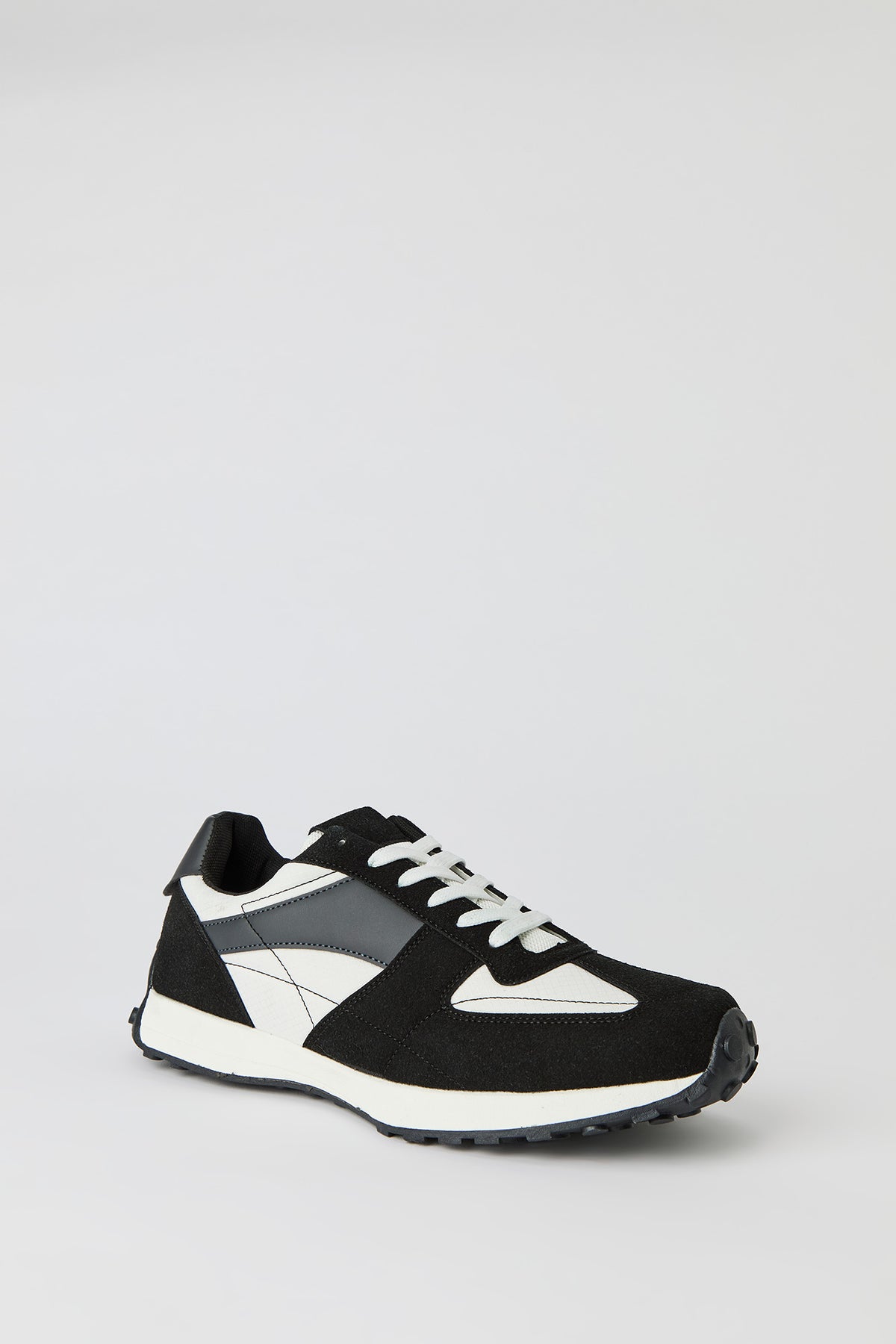 Vue alternative 2. Espadrille à bloc de couleur et semelle de marche