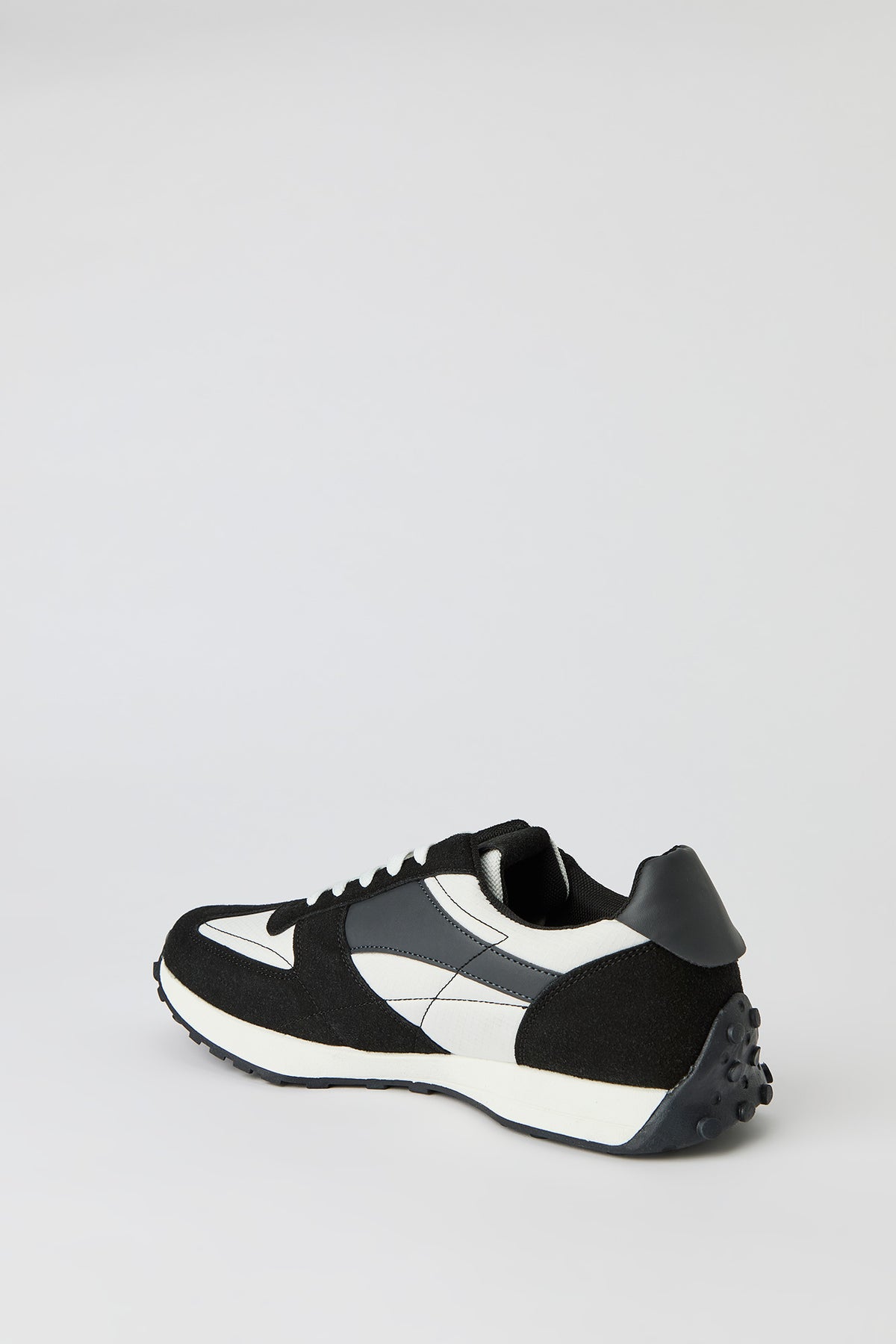 Vue alternative 3. Espadrille à bloc de couleur et semelle de marche
