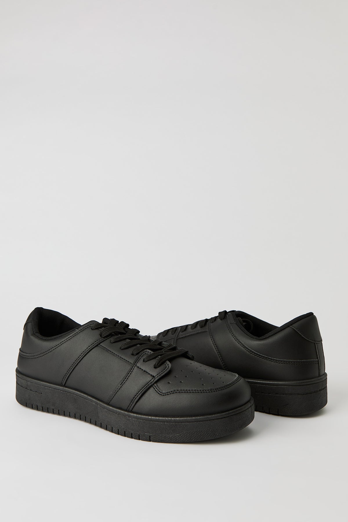 Alt View 4. Low Top Sneaker - Black