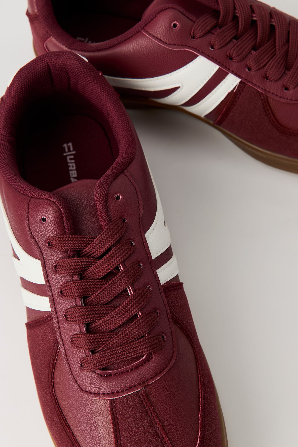 Alt View 3. Retro Sneaker - Burgundy