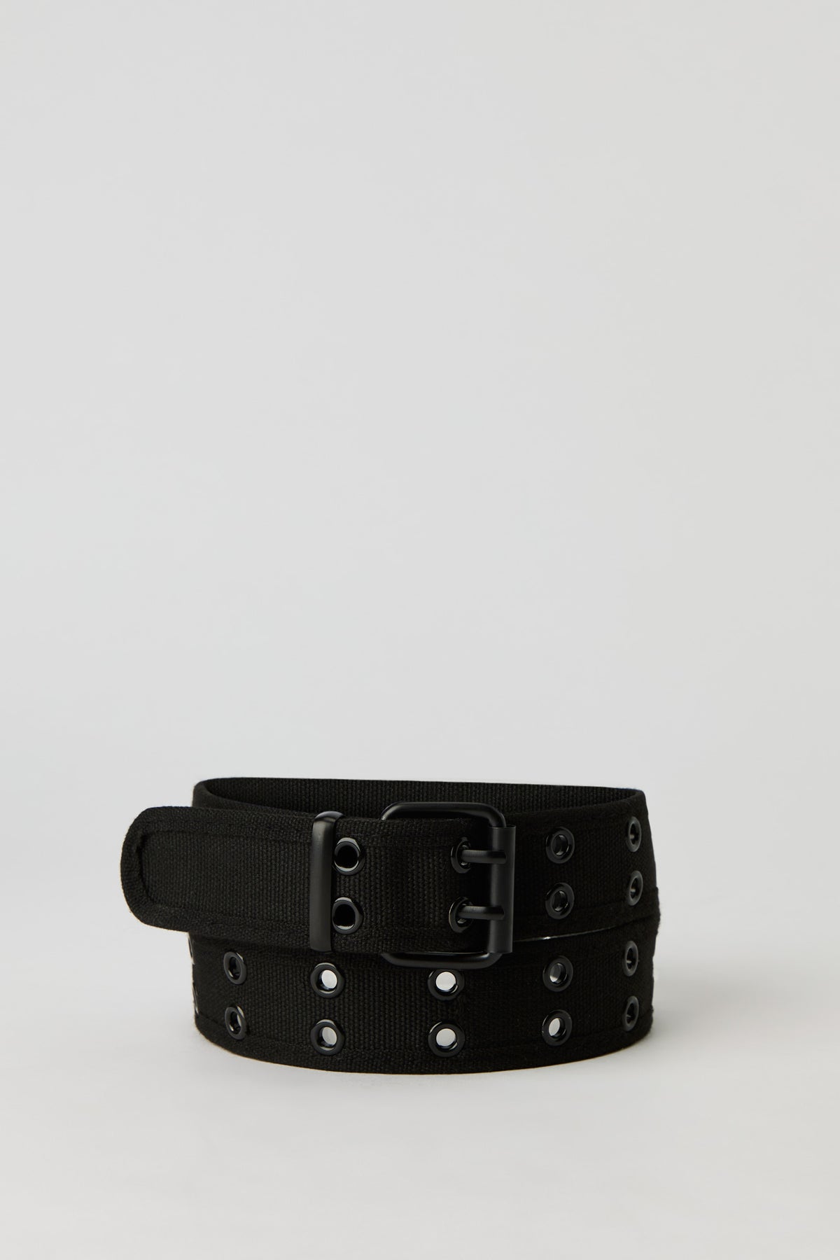 Ceinture avec oeillets doubles
