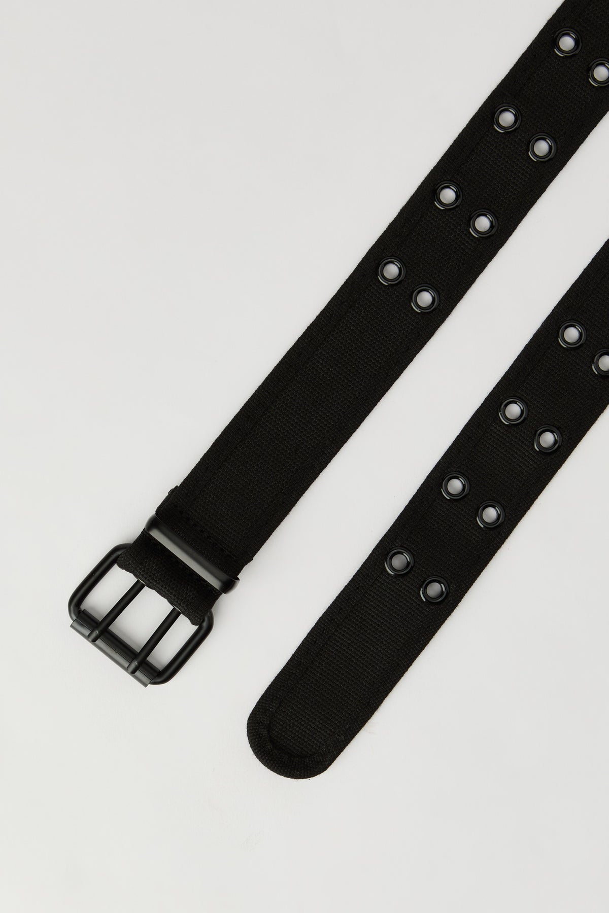 Vue alternative 2. Ceinture avec oeillets doubles