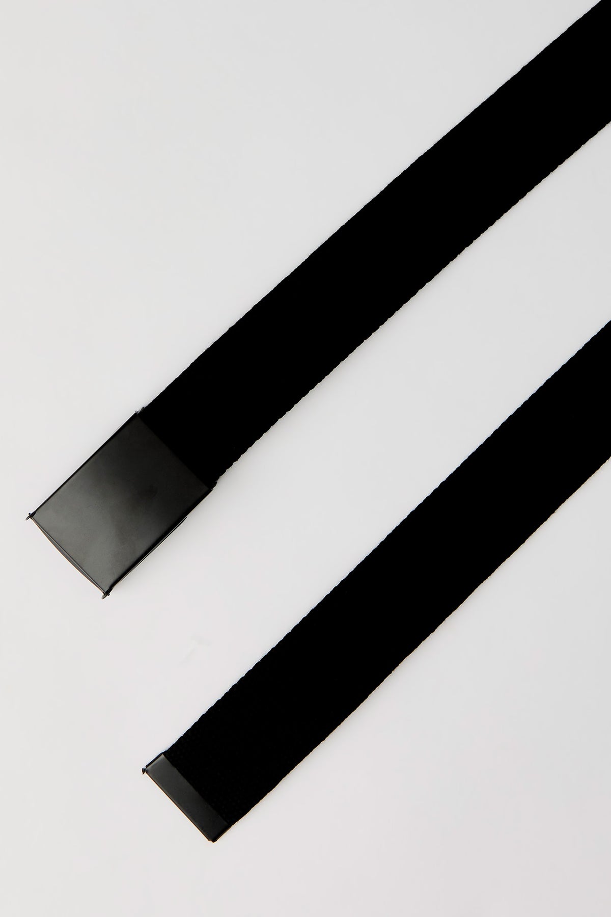Vue alternative 2. Ceinture avec boucle métallisée