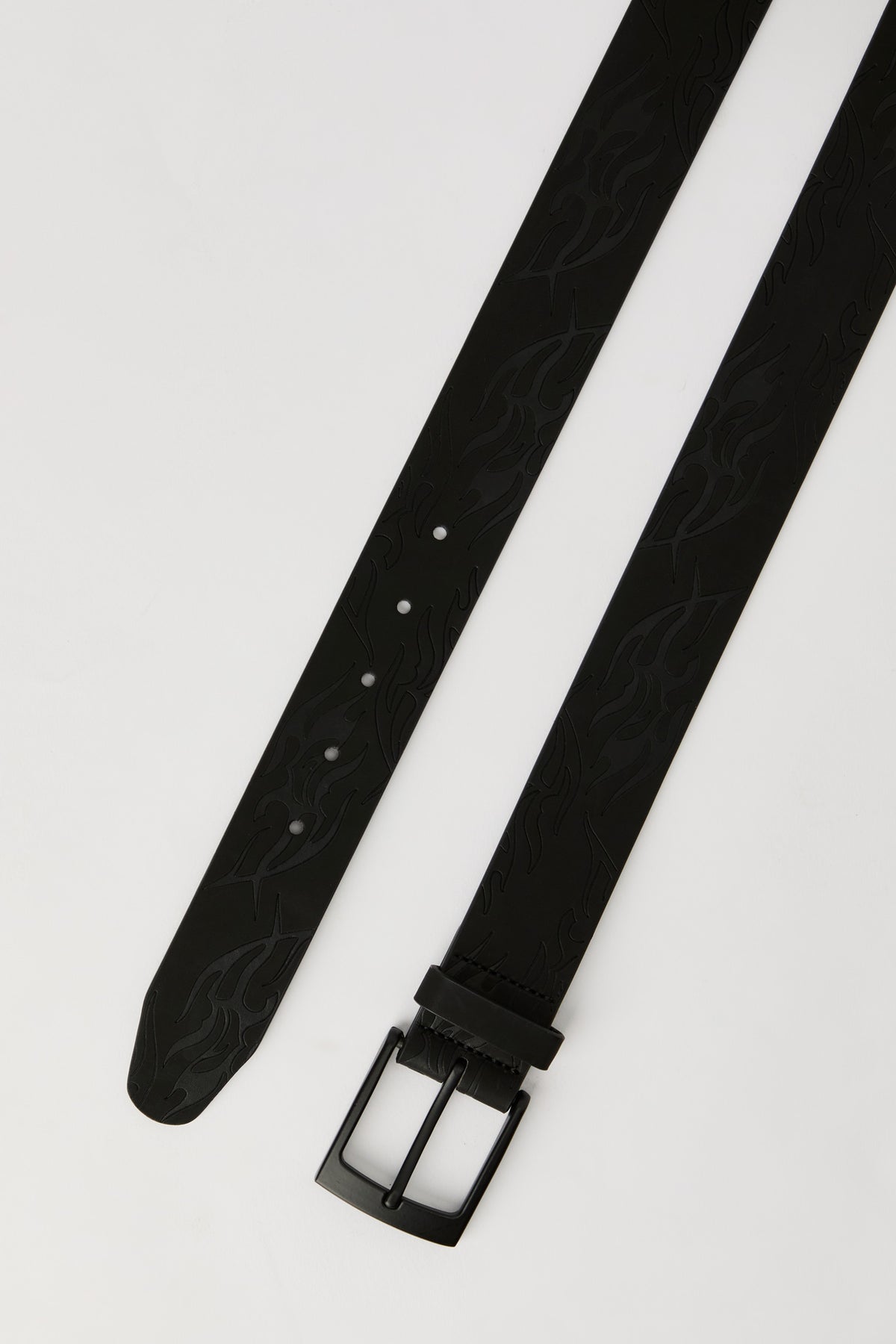 Vue alternative 2. Ceinture en similicuir embossé