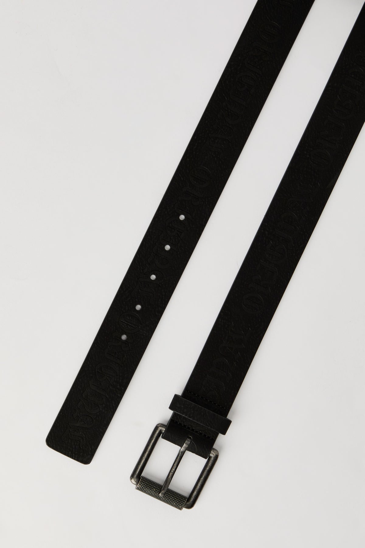 Vue alternative 2. Ceinture en similicuir embossé