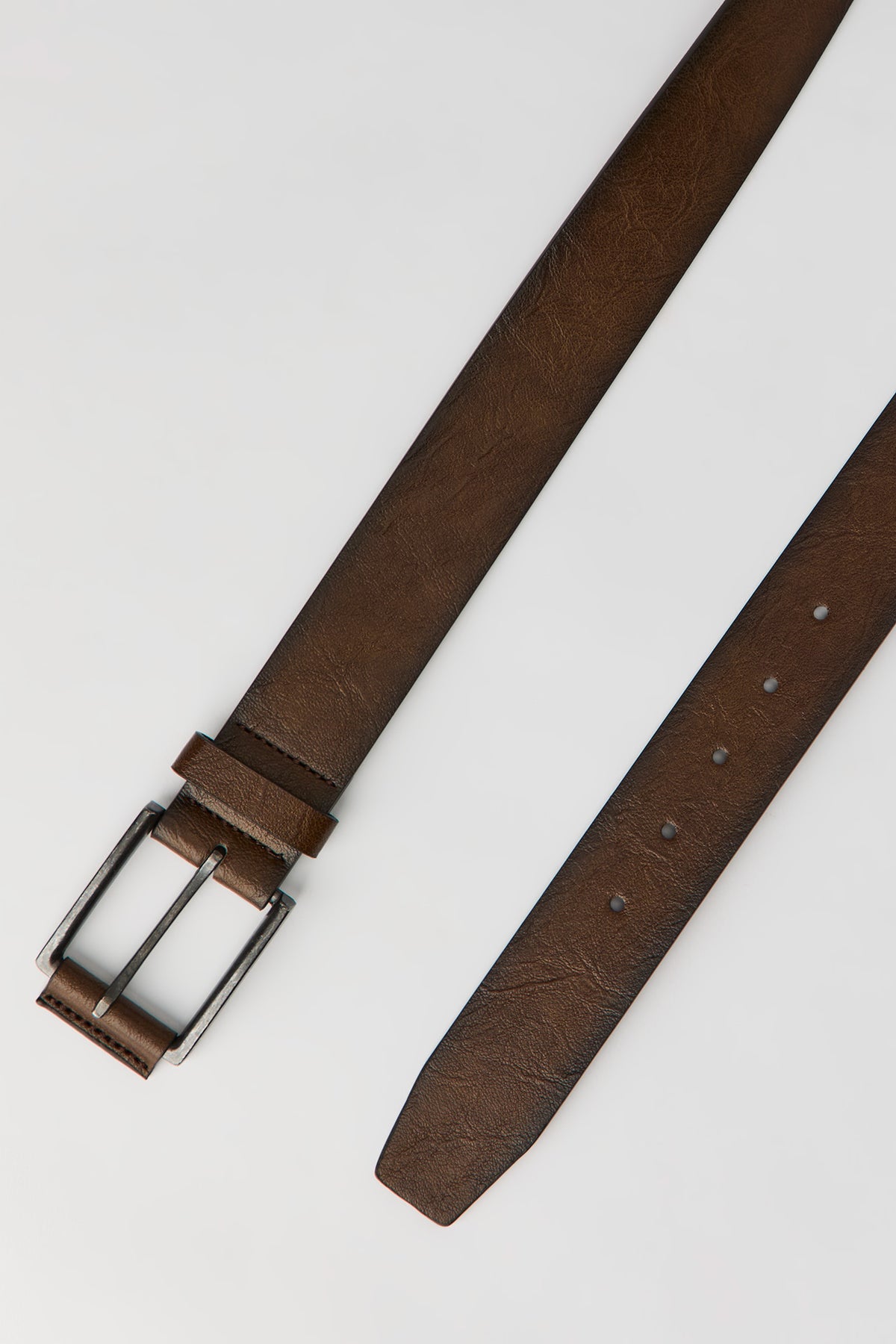 Vue alternative 2. Ceinture en similicuir classique