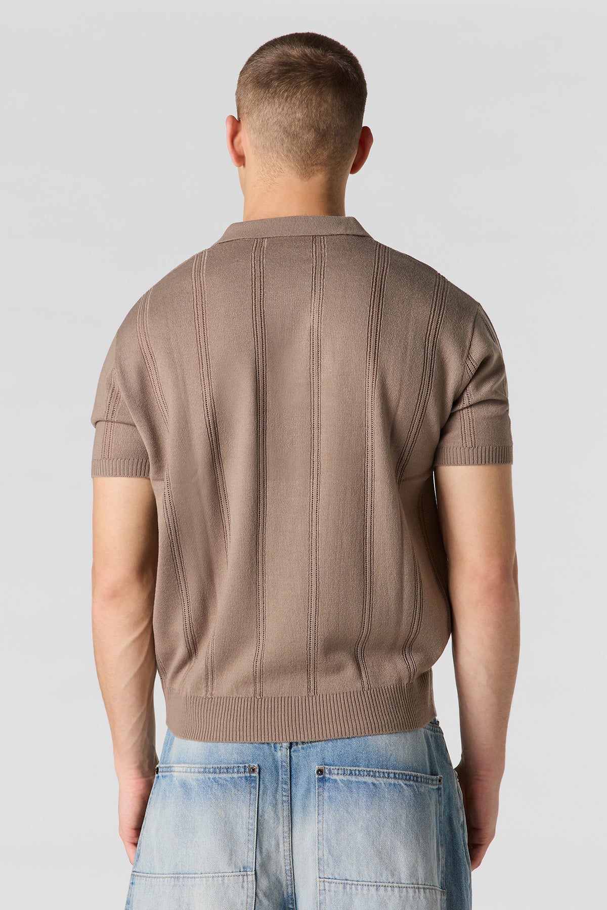 Vue alternative 11. Polo à col Johnny en tricot