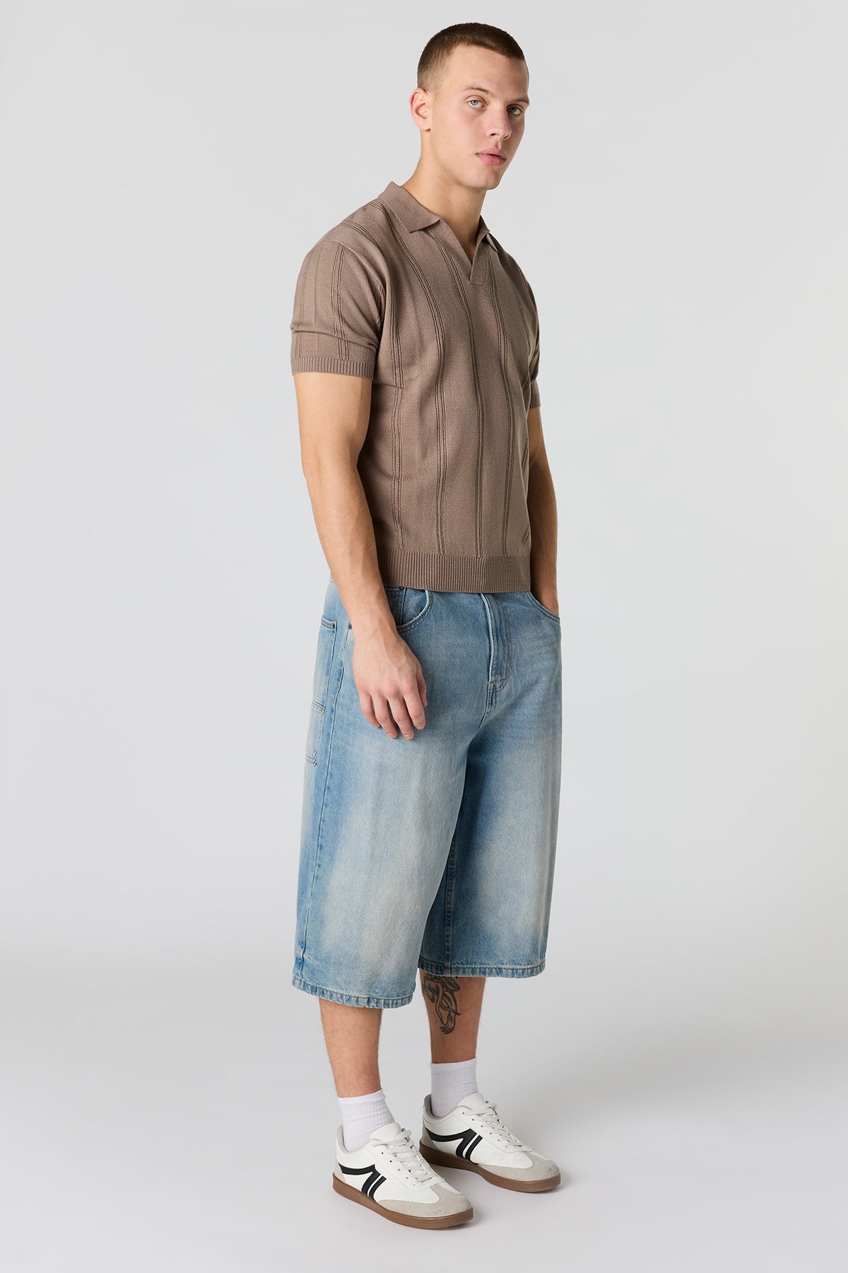 Vue alternative 12. Polo à col Johnny en tricot