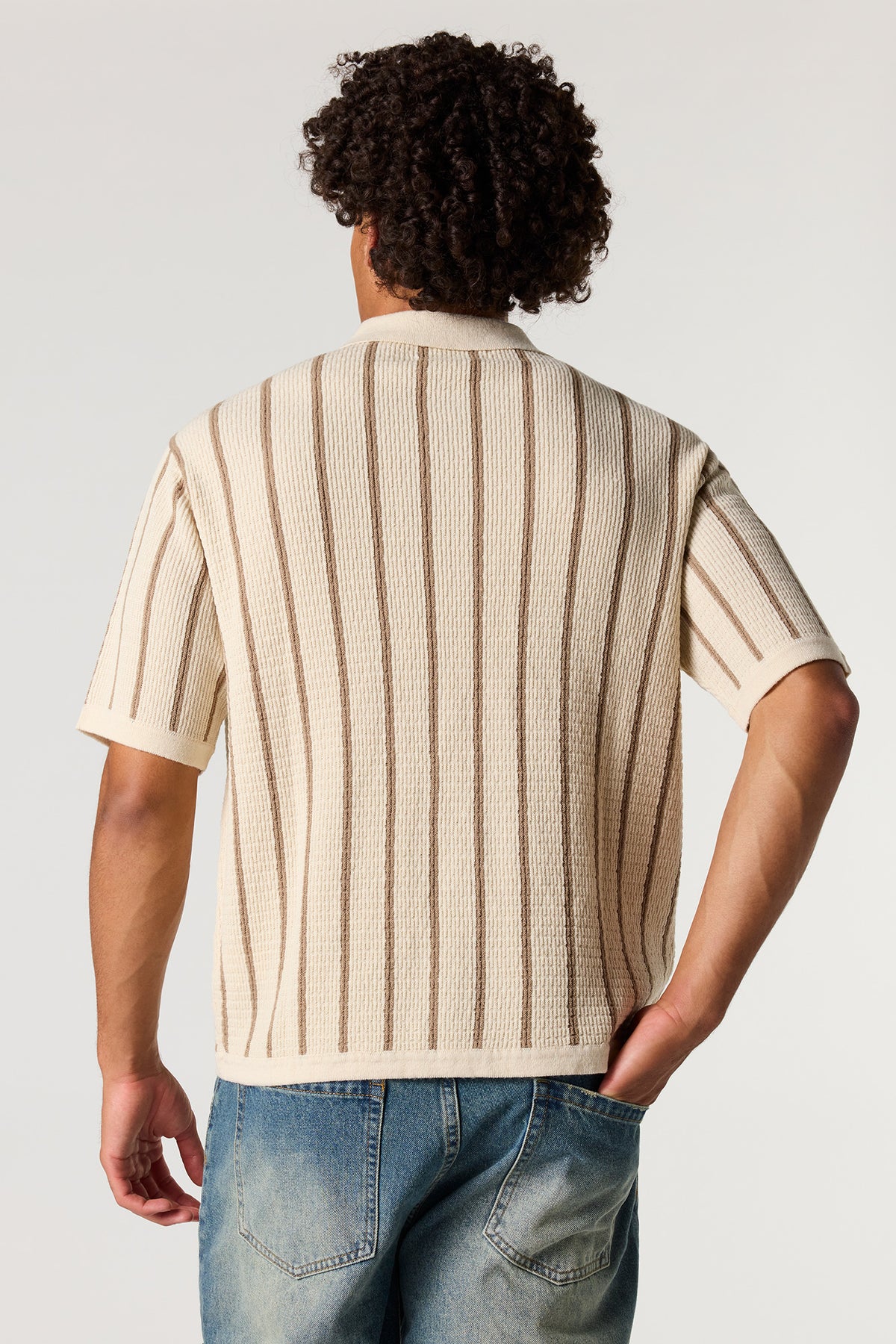 Vue alternative 2. Haut carré boutonné en tricot jacquard